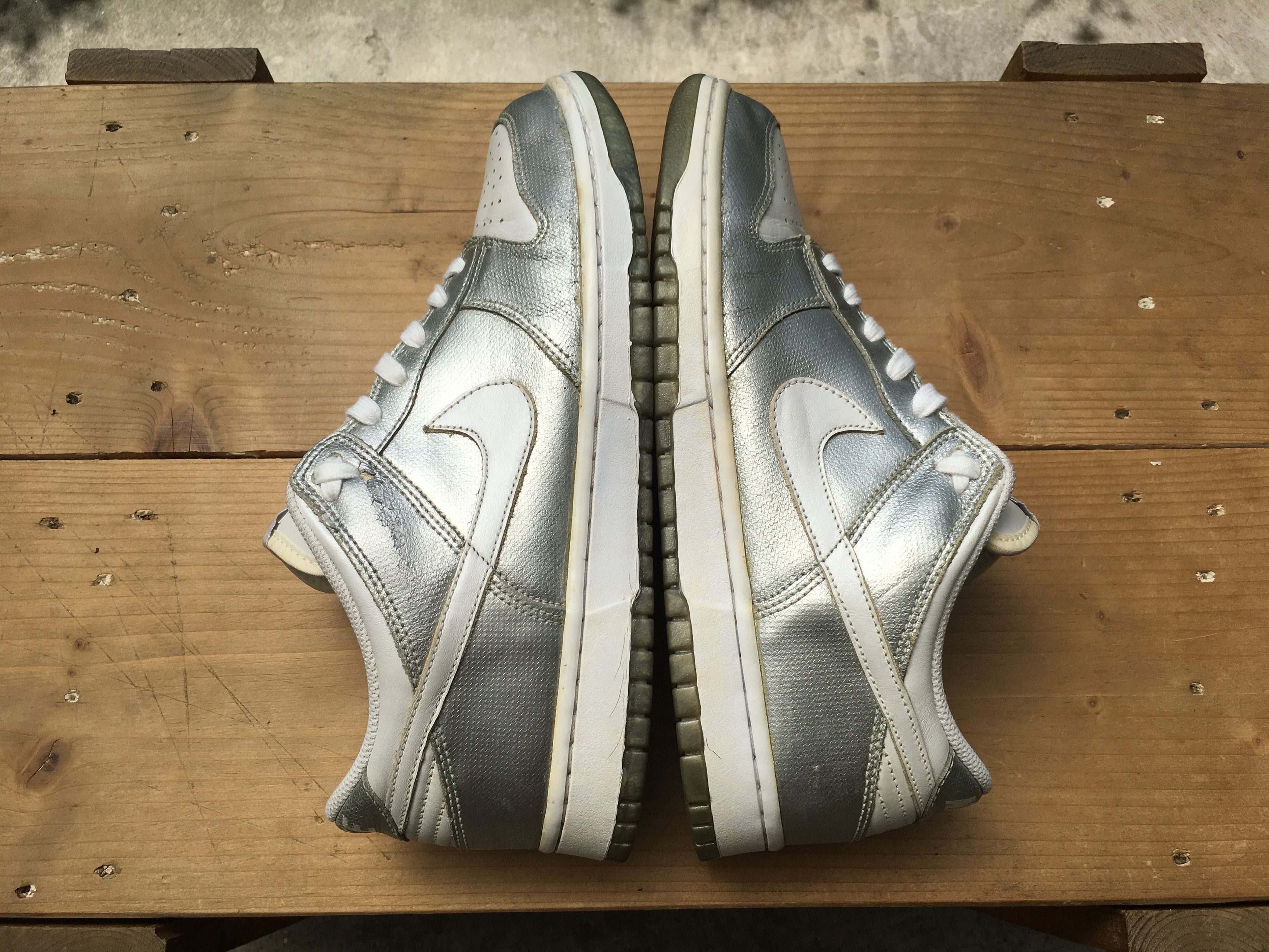 Nike 🔥 Rare Nike Dunk Low Metallic Silver 2006 WMNS Size US 10.5 / IT 40.5 - 17 Thumbnail