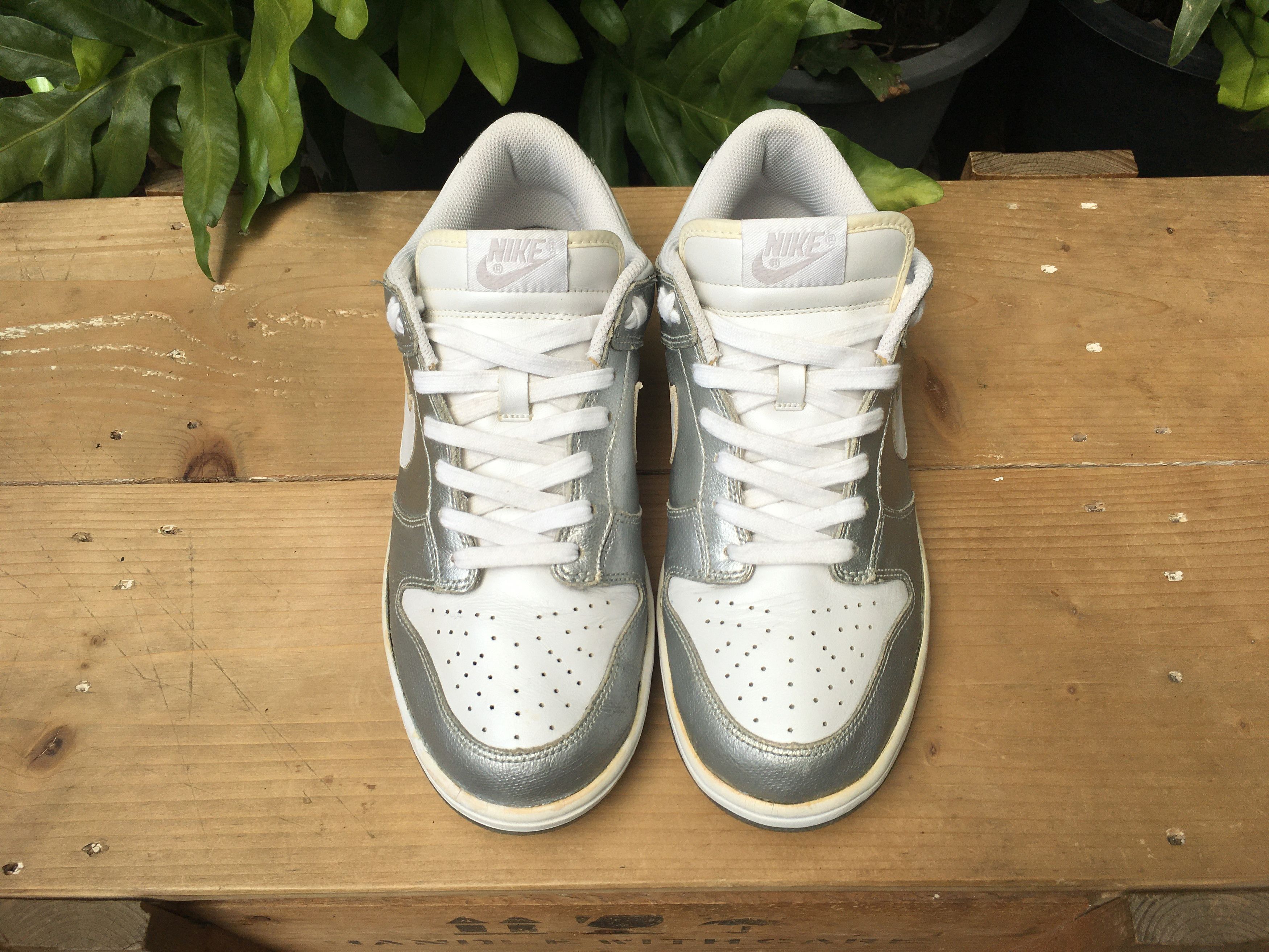 Nike 🔥 Rare Nike Dunk Low Metallic Silver 2006 WMNS Size US 10.5 / IT 40.5 - 7 Thumbnail