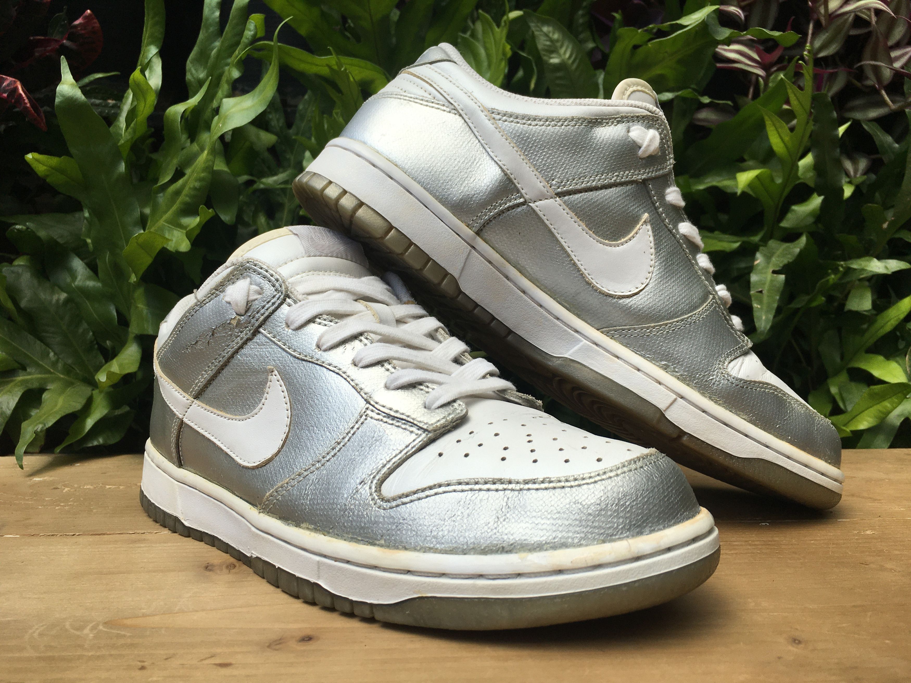 Nike 🔥 Rare Nike Dunk Low Metallic Silver 2006 WMNS Size US 10.5 / IT 40.5 - 4 Thumbnail