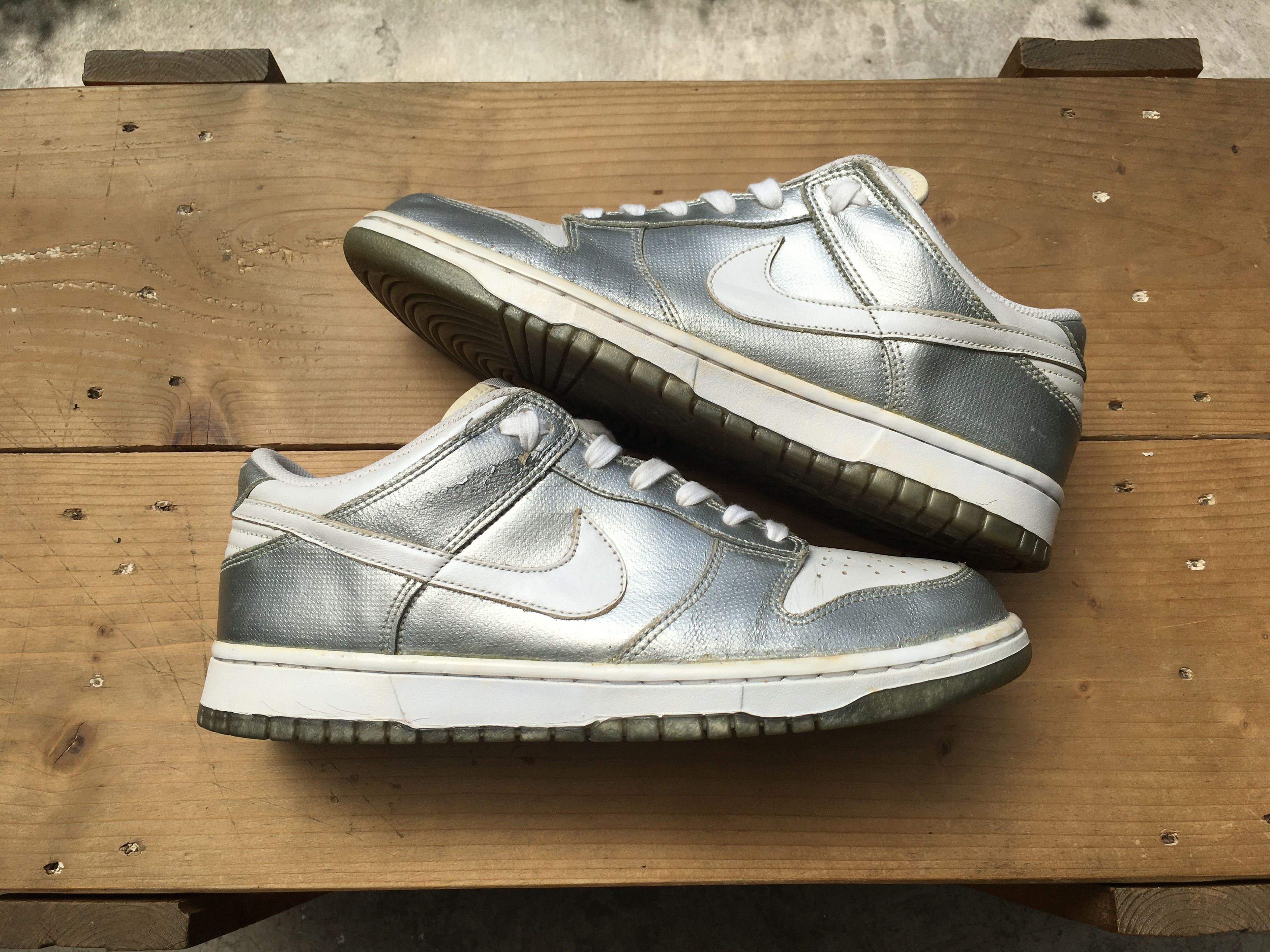 Nike 🔥 Rare Nike Dunk Low Metallic Silver 2006 WMNS Size US 10.5 / IT 40.5 - 14 Thumbnail