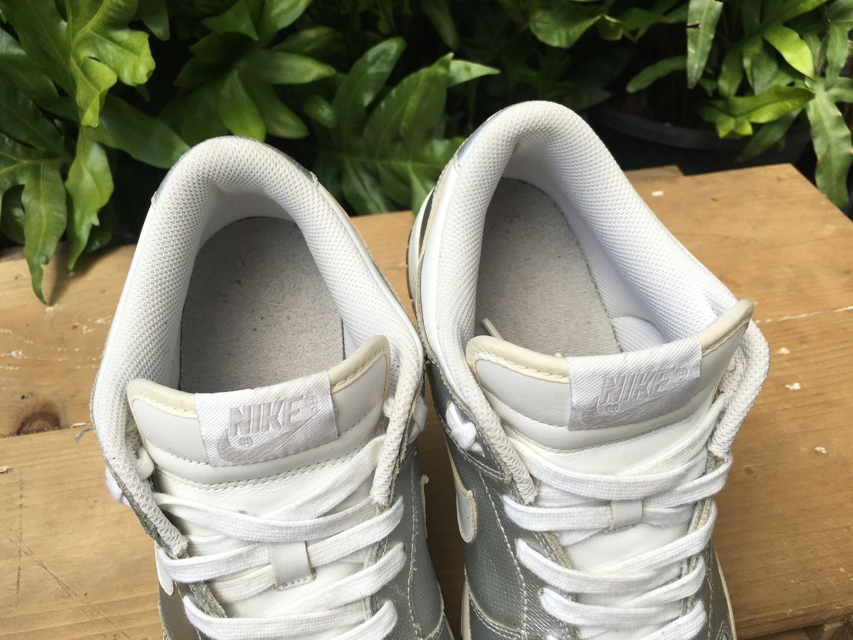 Nike 🔥 Rare Nike Dunk Low Metallic Silver 2006 WMNS Size US 10.5 / IT 40.5 - 8 Thumbnail