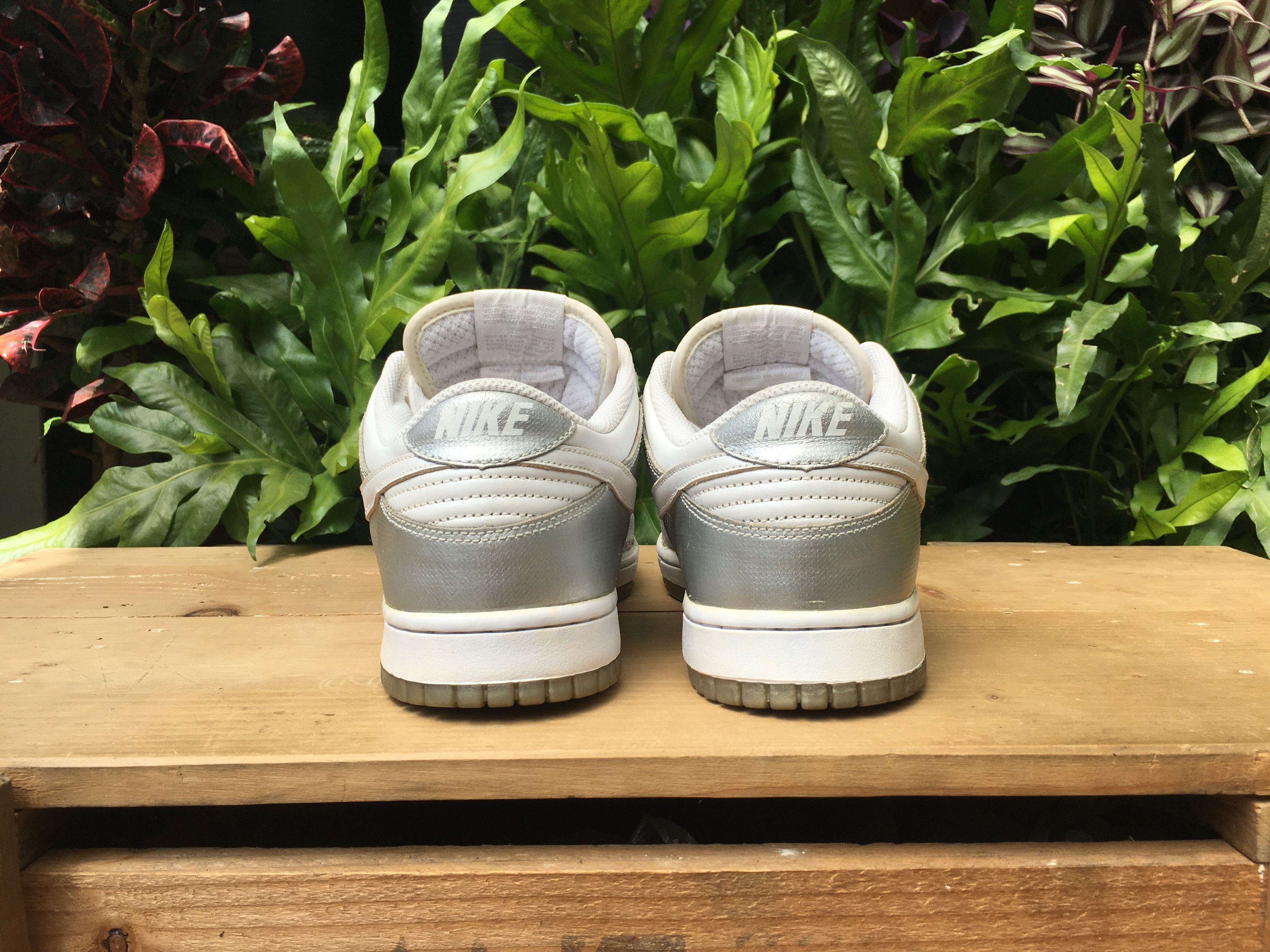 Nike 🔥 Rare Nike Dunk Low Metallic Silver 2006 WMNS Size US 10.5 / IT 40.5 - 10 Thumbnail