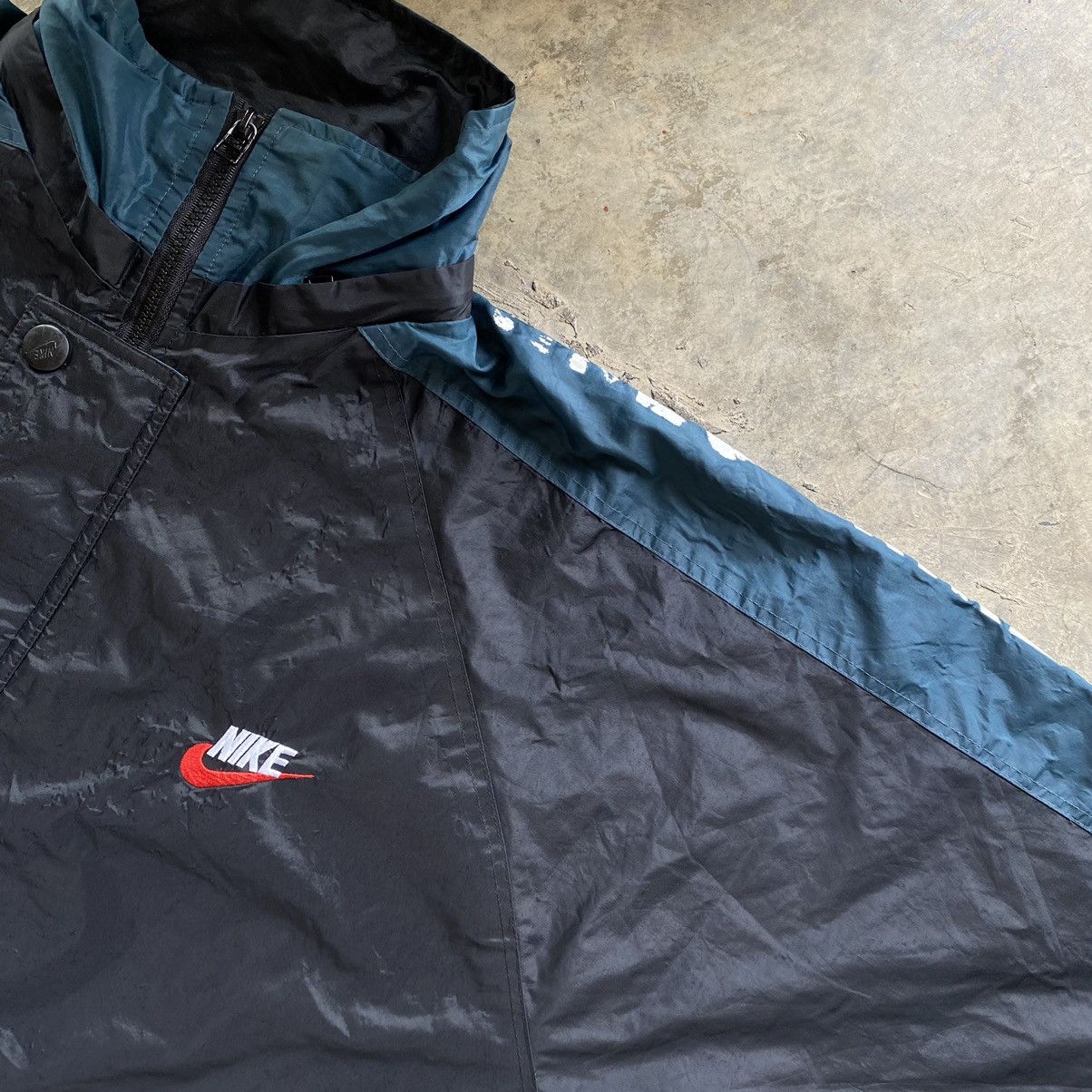 Nike × Vintage Rare Vintage Nike Spell Out Windbreaker Jacket Size US XXL / EU 58 / 5 - 2 Thumbnail