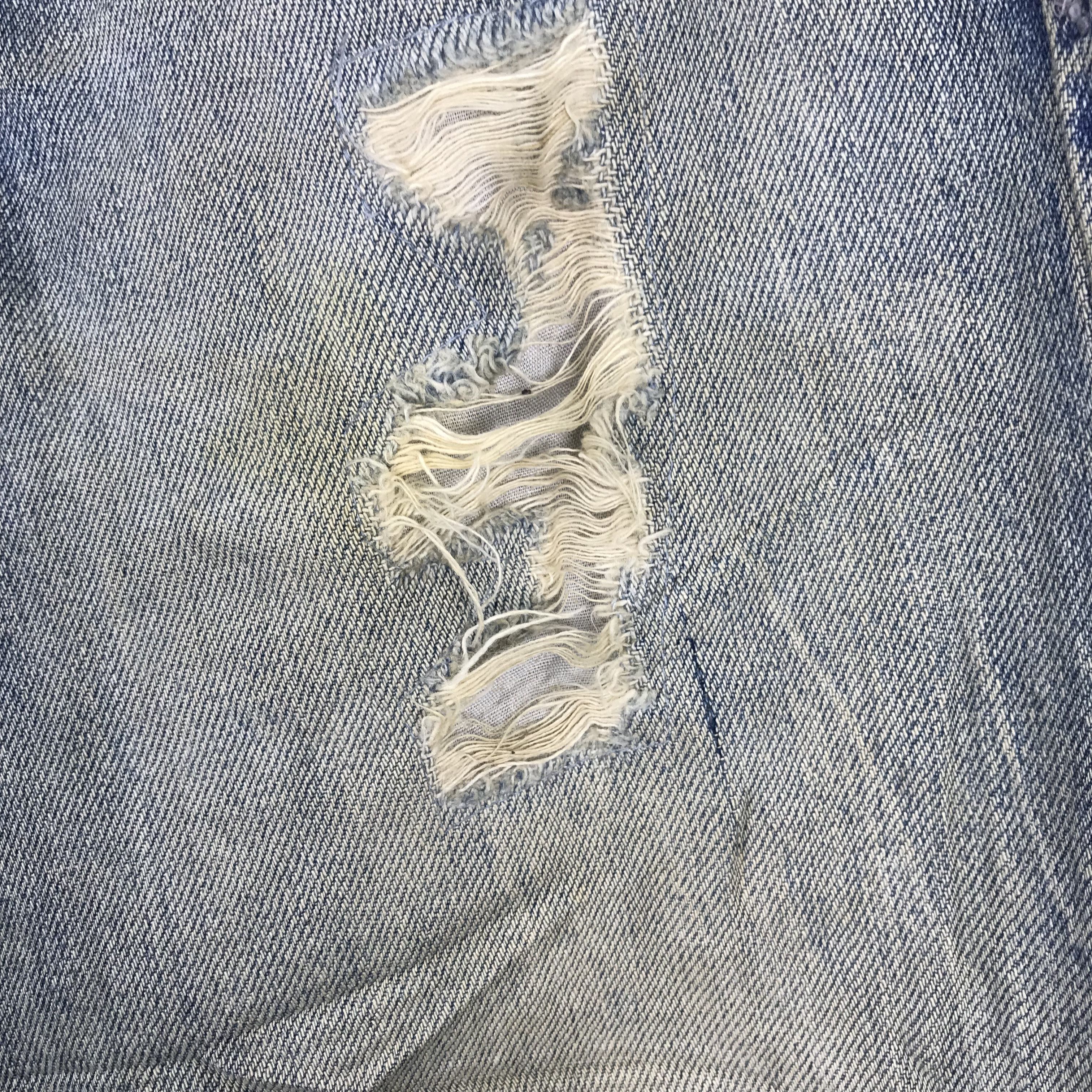 Armani X226 ARMANI JEANS RIPPED DISTRESSED JEANS NIRVANA STYLE Size US 33 - 7 Thumbnail