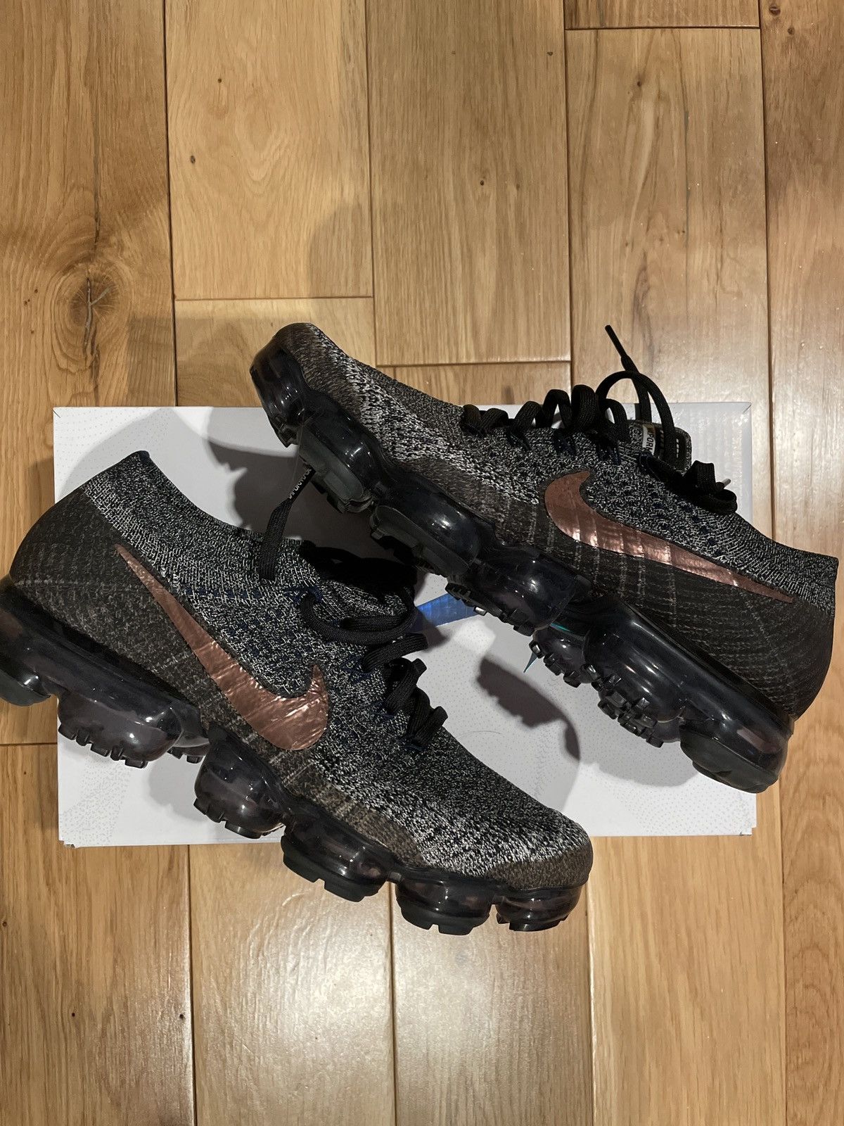 Vintage Nike Air VaporMax Explorer Dark RARE Size US 9 / EU 42 - 2 Thumbnail