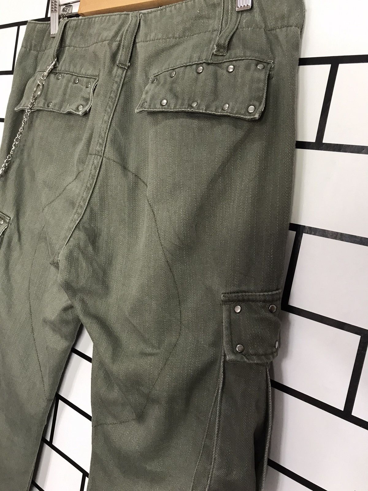 Designer × Japanese Brand Japan Brand Out Reef Metal Studs Chains Cargo Pants Size US 32 / EU 48 - 9 Thumbnail