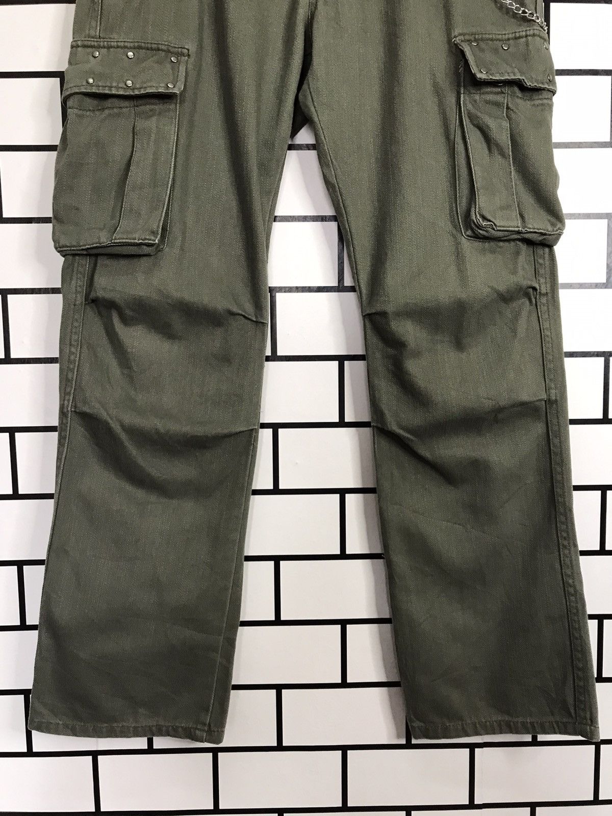 Designer × Japanese Brand Japan Brand Out Reef Metal Studs Chains Cargo Pants Size US 32 / EU 48 - 4 Thumbnail