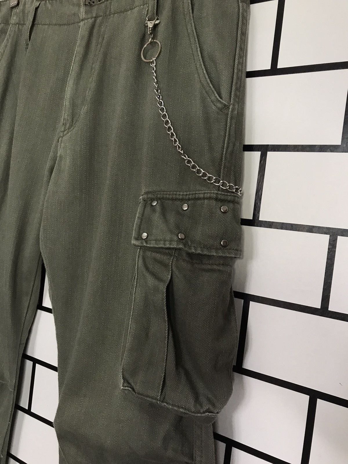 Designer × Japanese Brand Japan Brand Out Reef Metal Studs Chains Cargo Pants Size US 32 / EU 48 - 6 Thumbnail