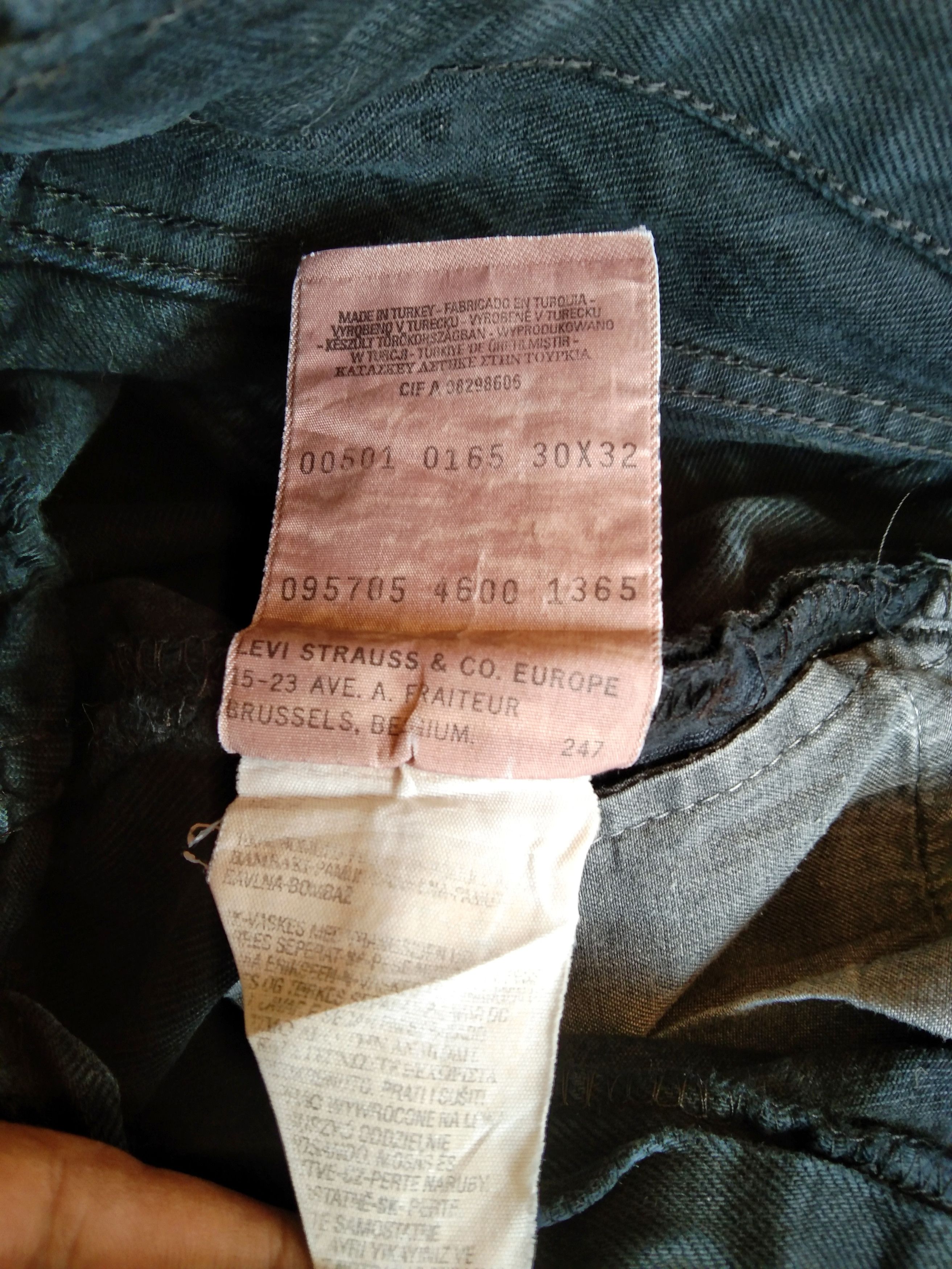 Levi's Vintage Levi's 501 Black Distressed Jeans 29x31 Size US 29 - 10 Thumbnail