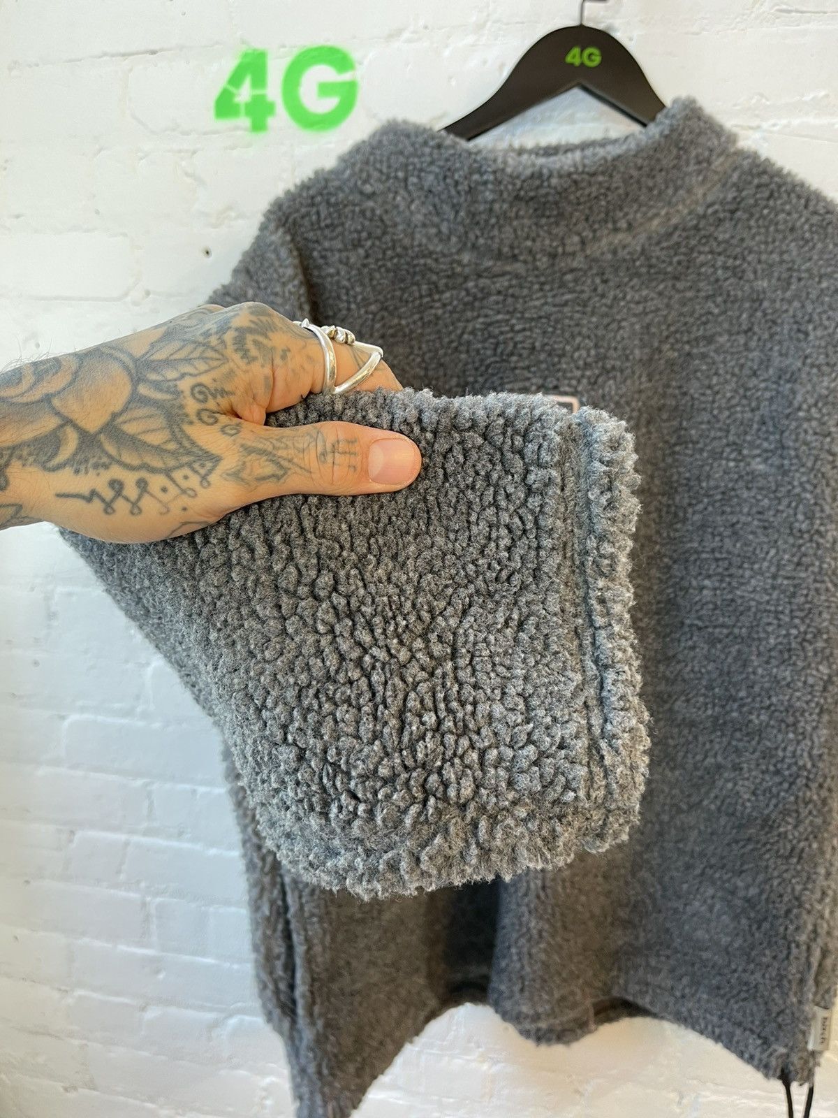 Vintage 90s BITCH SKATEBOARDS SHERPA FLEECE FUZZY HOODIE JACKET Size US L / EU 52-54 / 3 - 7 Thumbnail