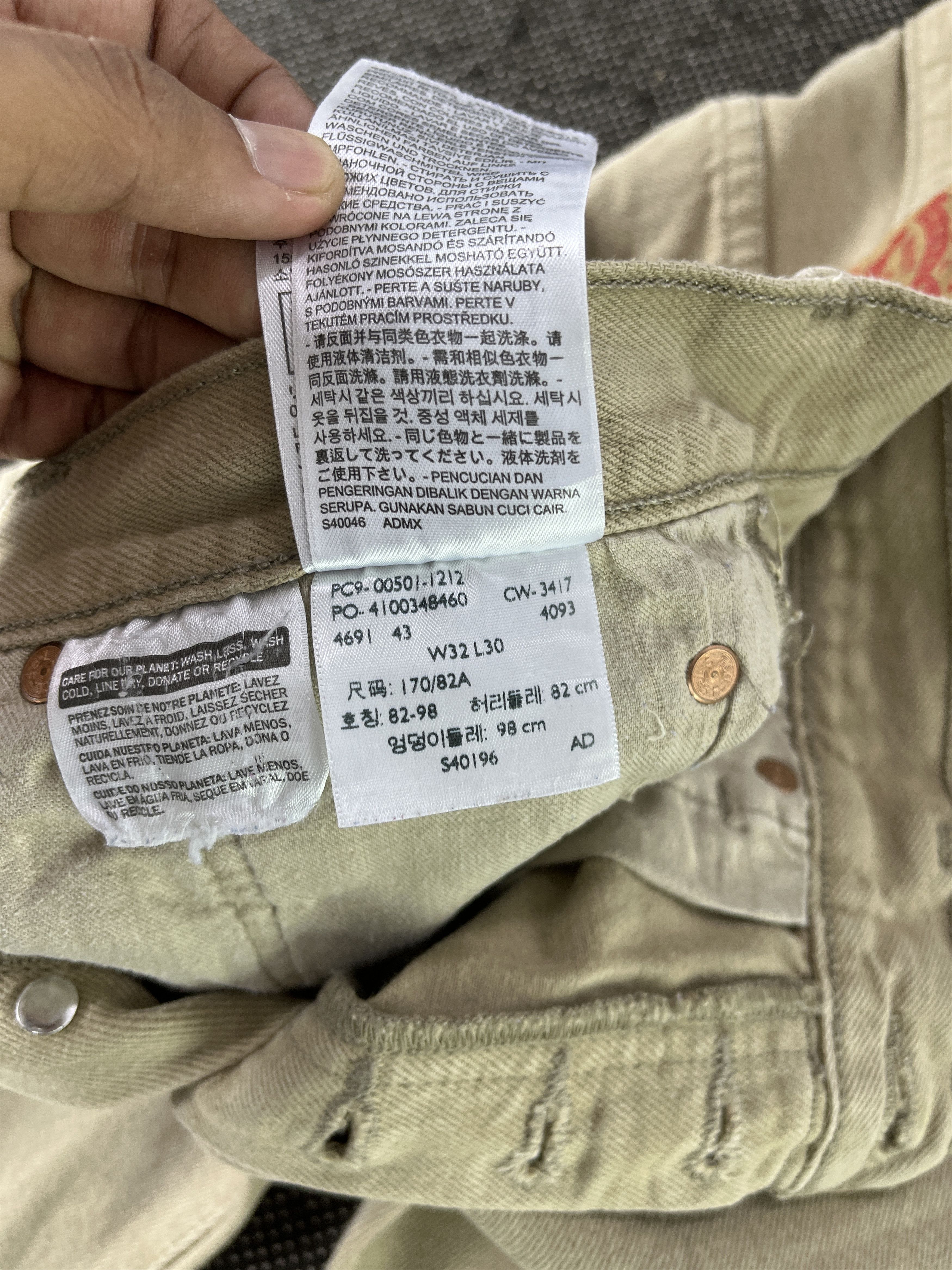 Levi's Vintage Levis 501 Distressed Jeans - J272 Size US 33 - 8 Thumbnail