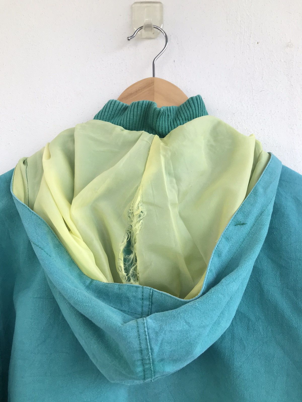 Coca Cola Vtg Coca Cola (coke) hooded bomber velvet jacket Size US M / EU 48-50 / 2 - 20 Thumbnail