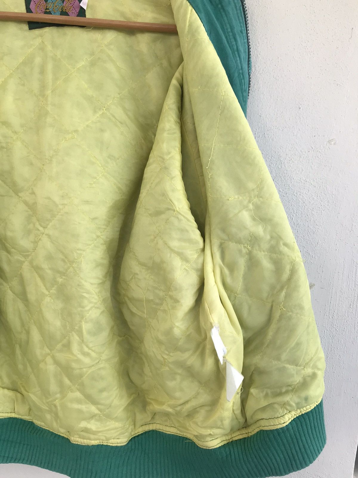 Coca Cola Vtg Coca Cola (coke) hooded bomber velvet jacket Size US M / EU 48-50 / 2 - 17 Thumbnail