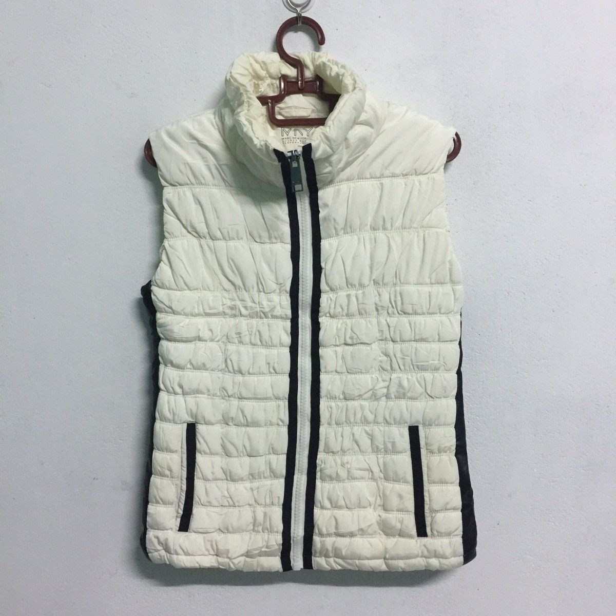 Japanese Brand Thin Puffer Vest Sleeveless Jacket Outerwear Size US S / EU 44-46 / 1 - 1 Thumbnail