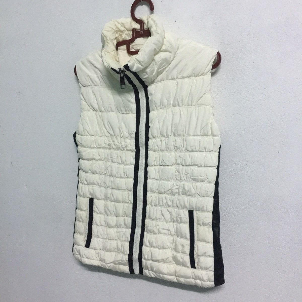 Japanese Brand Thin Puffer Vest Sleeveless Jacket Outerwear Size US S / EU 44-46 / 1 - 2 Thumbnail