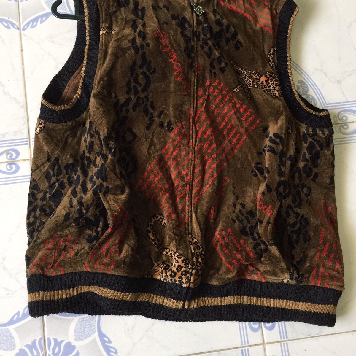 Japanese Brand La moda goji full printed leopard zip like Gucci / Givenchy Size US S / EU 44-46 / 1 - 11 Thumbnail