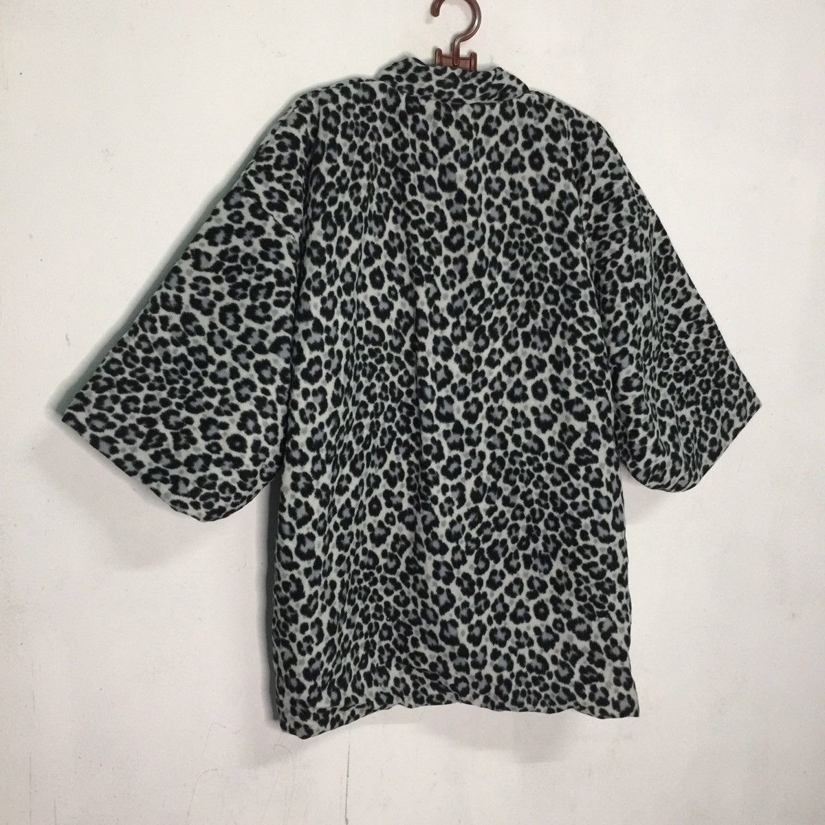 Japanese Brand Ichimonme Fleece Kimono White Leapord Design Size US L / EU 52-54 / 3 - 6 Thumbnail