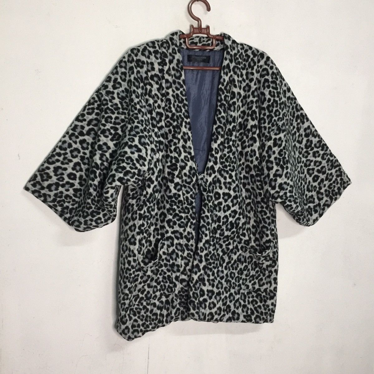 Japanese Brand Ichimonme Fleece Kimono White Leapord Design Size US L / EU 52-54 / 3 - 3 Thumbnail