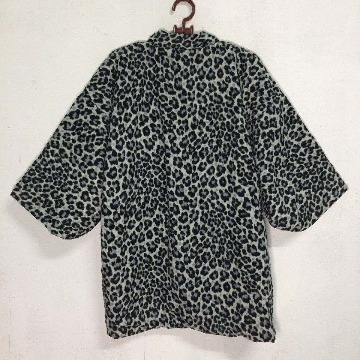 Japanese Brand Ichimonme Fleece Kimono White Leapord Design Size US L / EU 52-54 / 3 - 4 Thumbnail