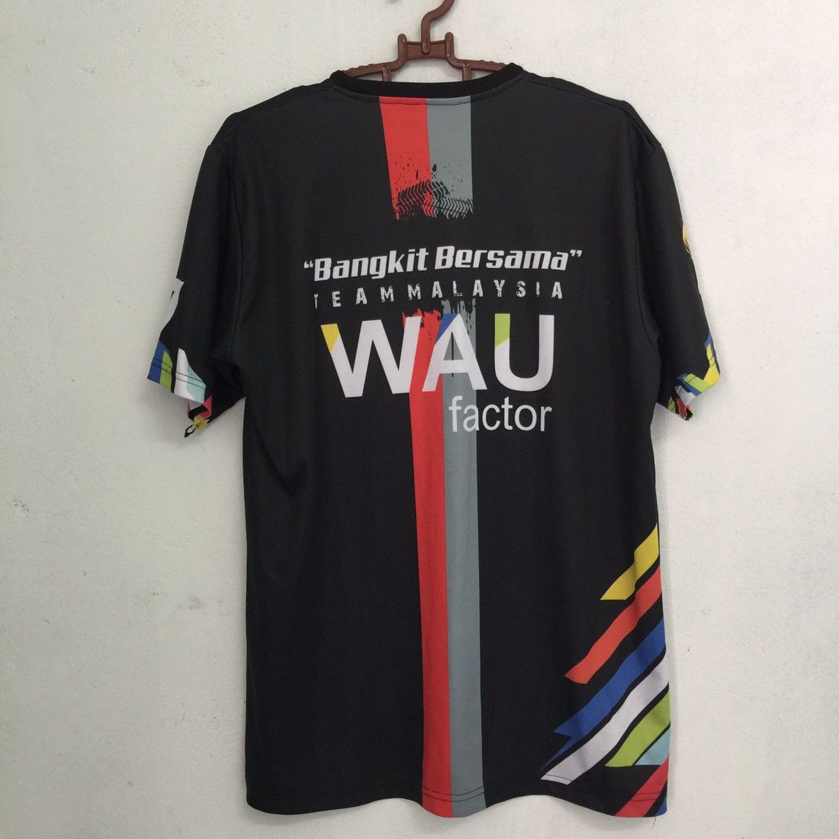 Other Colourful design tshirt size XL Size US XL / EU 56 / 4 - 4 Thumbnail