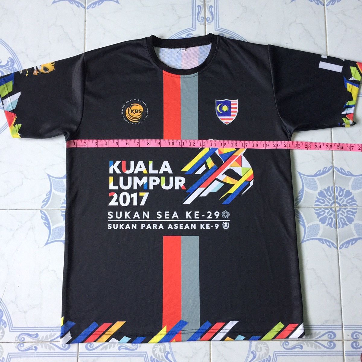 Other Colourful design tshirt size XL Size US XL / EU 56 / 4 - 6 Thumbnail