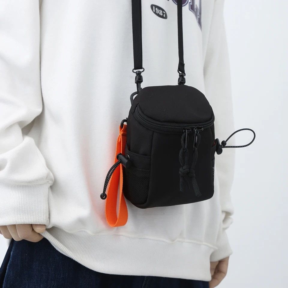 Japanese Brand Utility y2k crossbody pouch bag side bag Size ONE SIZE - 1 Thumbnail