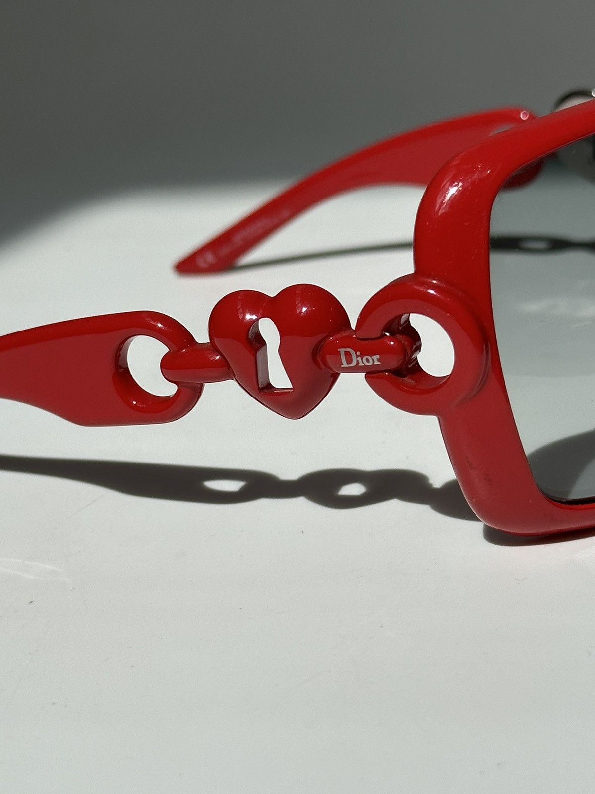 小物 Christian Dior sunglasses Heart y2k 小物 Christian Dior sunglasses Heart y2k DIOR Lock Heart Logo