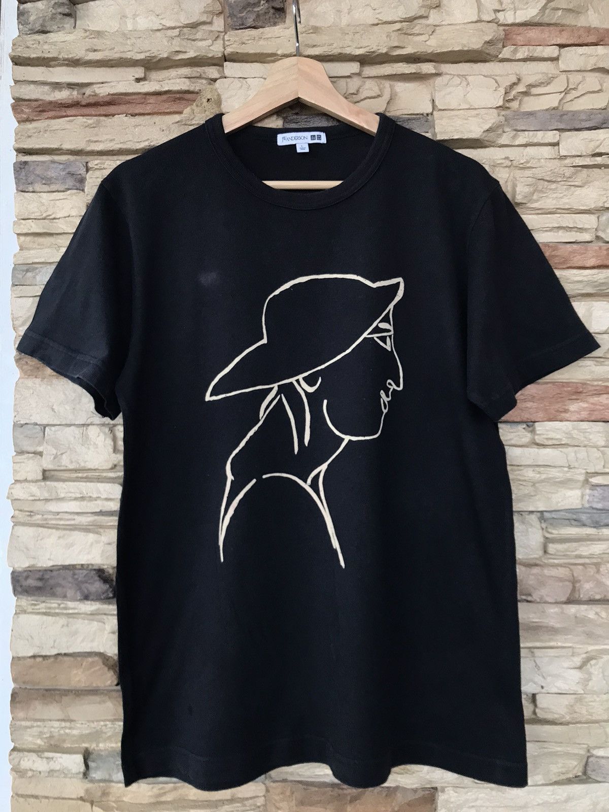 JW Anderson × Uniqlo J.W Anderson Uniqlo Tee Size US L / EU 52-54 / 3 - 1 Thumbnail