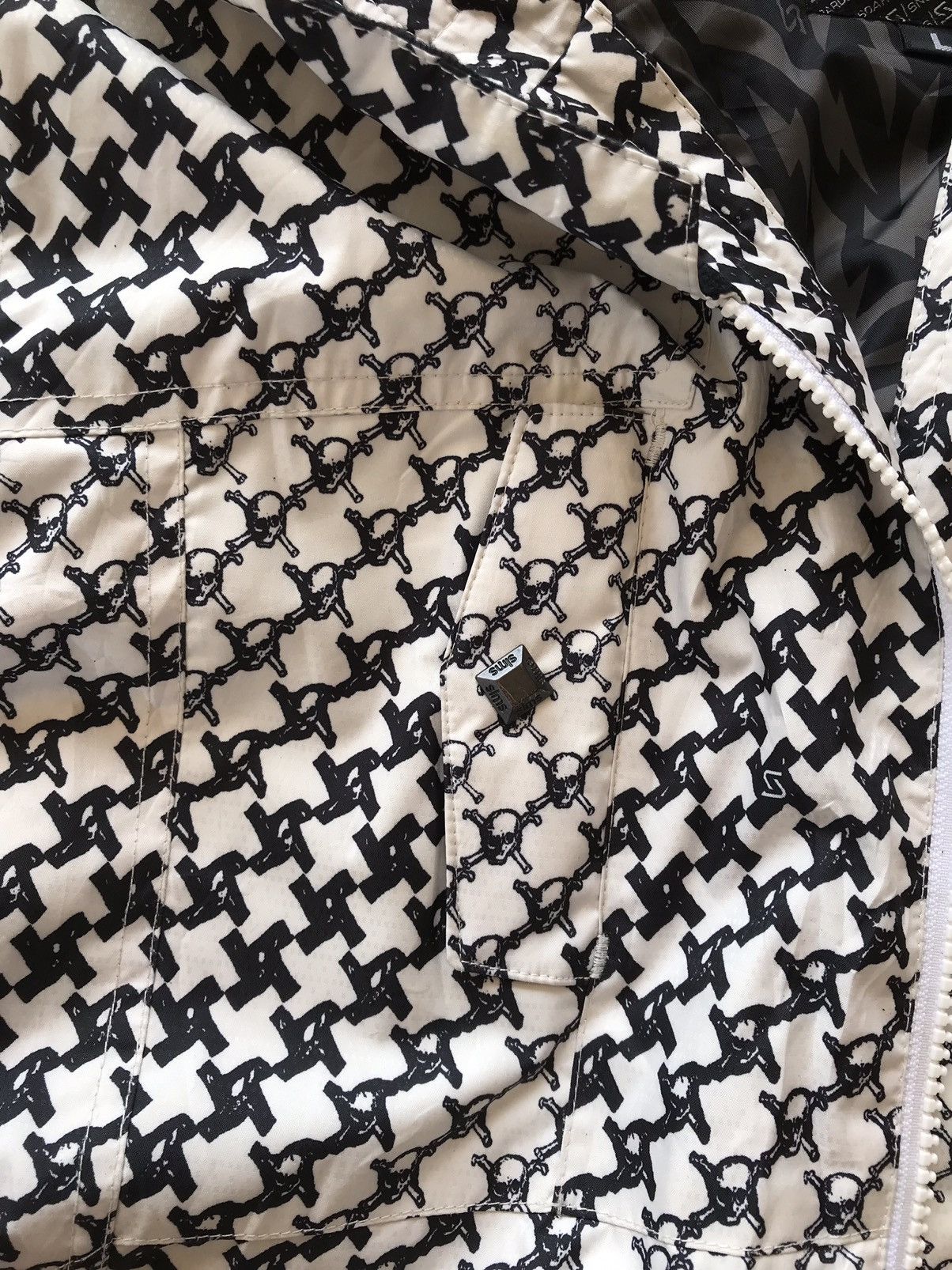 Japanese Brand Sims Snowboard Skulls Overprint Windbreaker Jacket Size US L / EU 52-54 / 3 - 23 Thumbnail