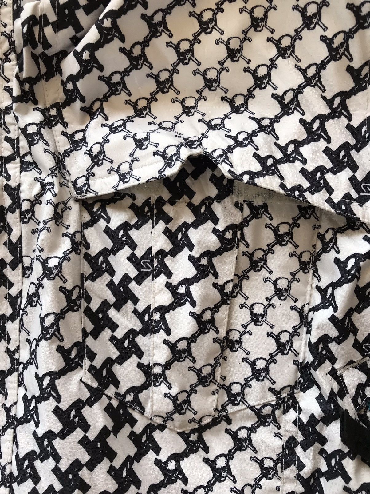 Japanese Brand Sims Snowboard Skulls Overprint Windbreaker Jacket Size US L / EU 52-54 / 3 - 22 Thumbnail