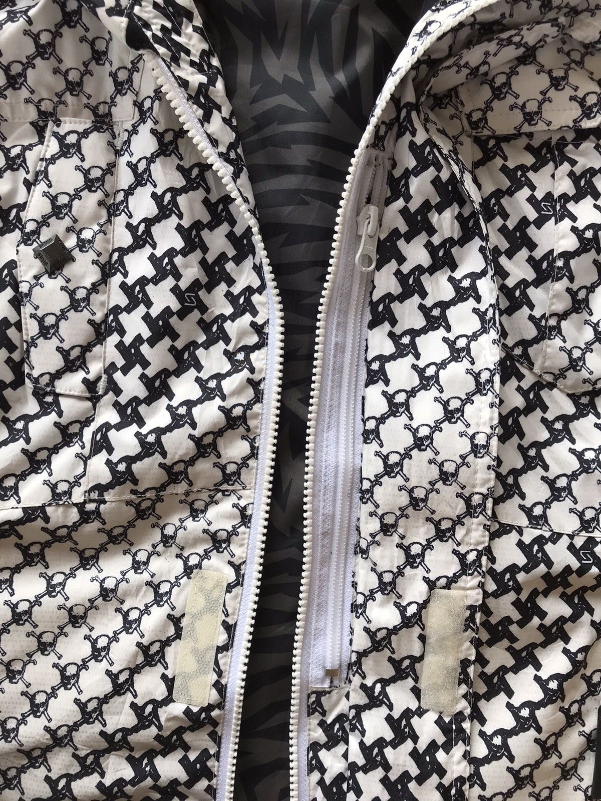 Japanese Brand Sims Snowboard Skulls Overprint Windbreaker Jacket Size US L / EU 52-54 / 3 - 13 Thumbnail