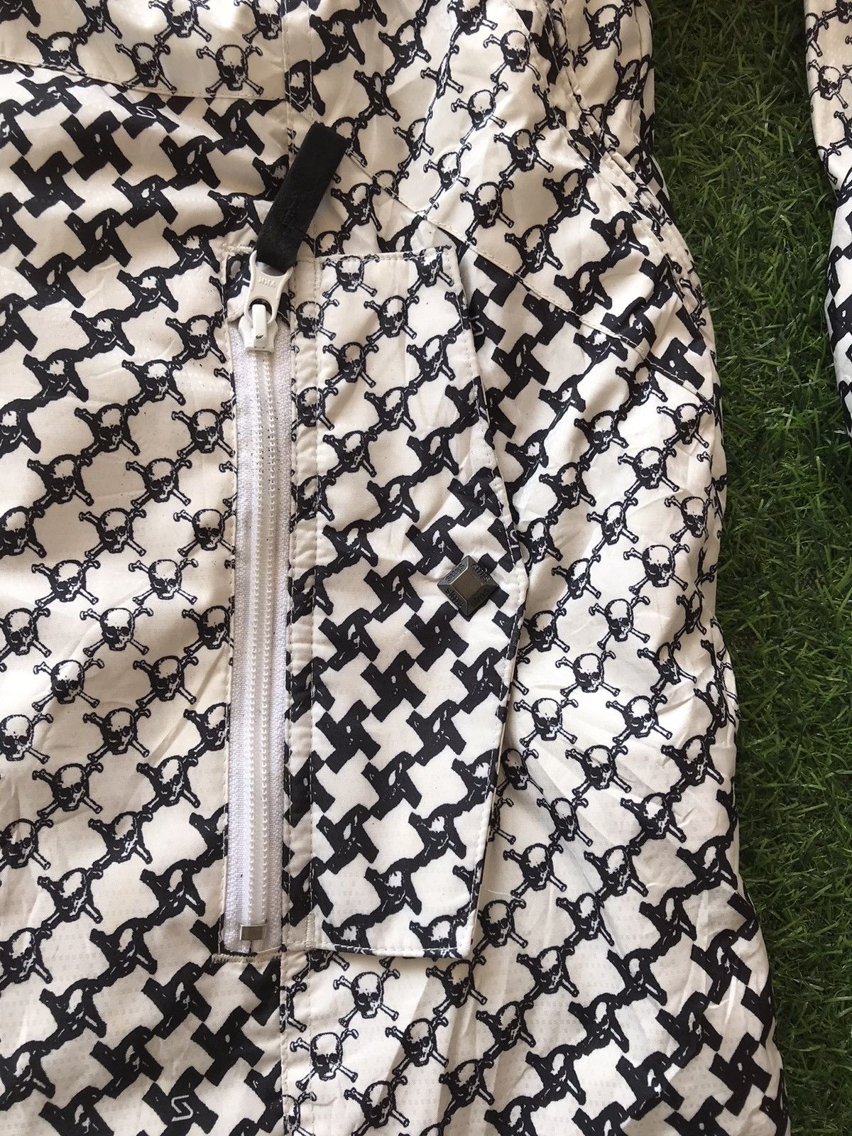 Japanese Brand Sims Snowboard Skulls Overprint Windbreaker Jacket Size US L / EU 52-54 / 3 - 20 Thumbnail