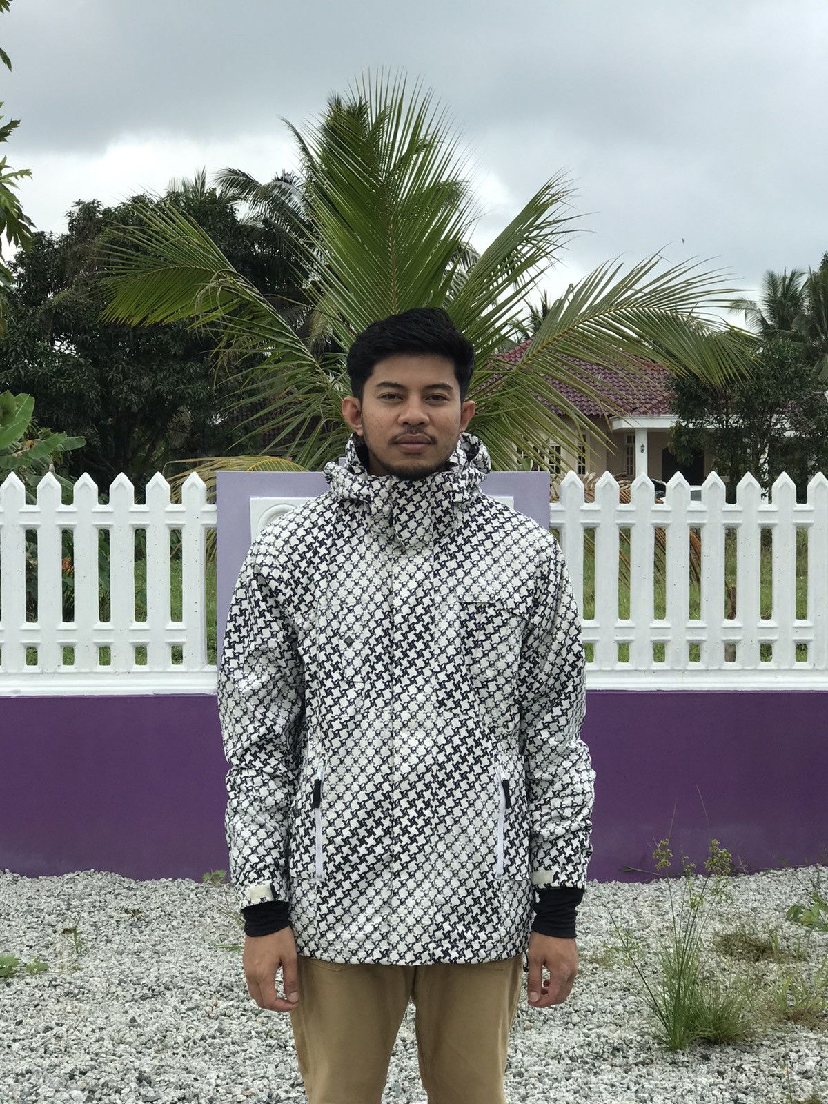 image of Winter Session sims Snowboard Skulls Overprint Windbreaker Jacket in White, Men's (Size Large)