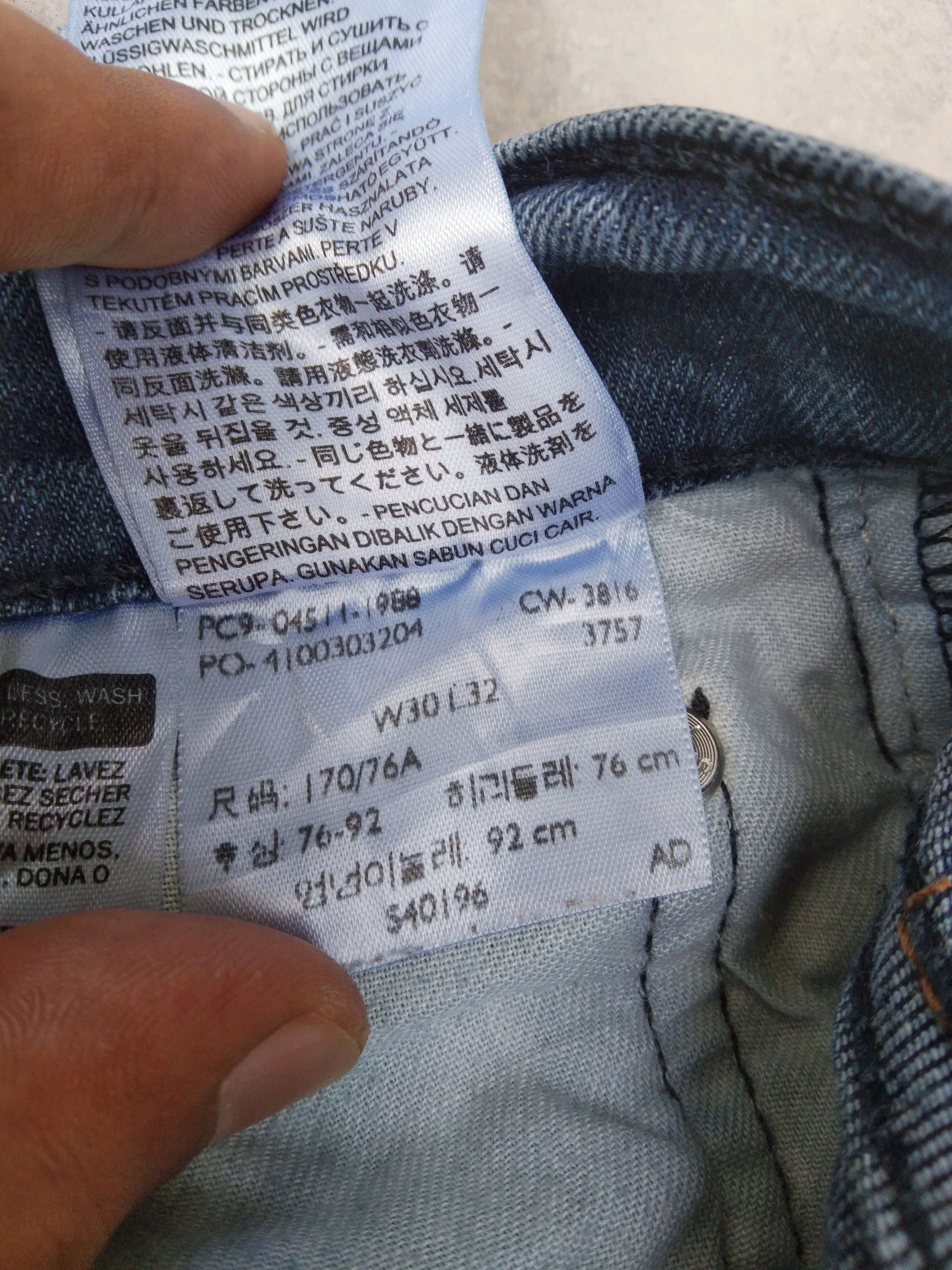 Levi's Vintage Levi"s Jeans 511 Blue Washed Distressed Denim 30x29 Size US 30 / EU 46 - 9 Thumbnail