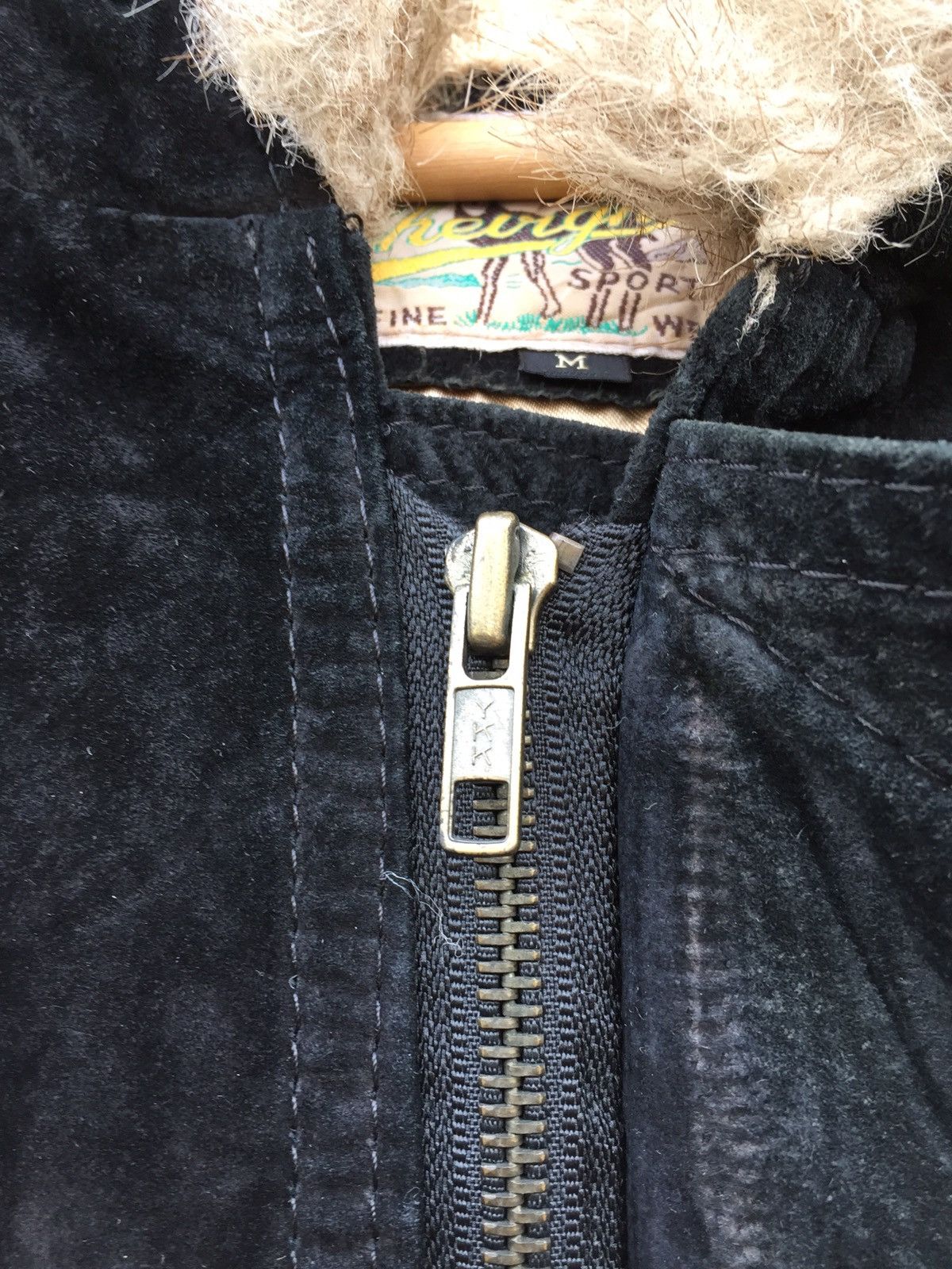 Chevignon × If Six Was Nine × Vintage Vintage Chevignon Avantgarde Leather Jacket Fur Hood Size US M / EU 48-50 / 2 - 9 Thumbnail