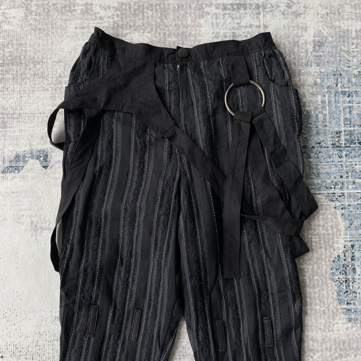 20471120 × KMRii × Le Grande Bleu (L.G.B.) Ambivalent Autumn Winter 2013-2014 Bondage Cropped Pants Size US 28 / EU 44 - 11 Thumbnail