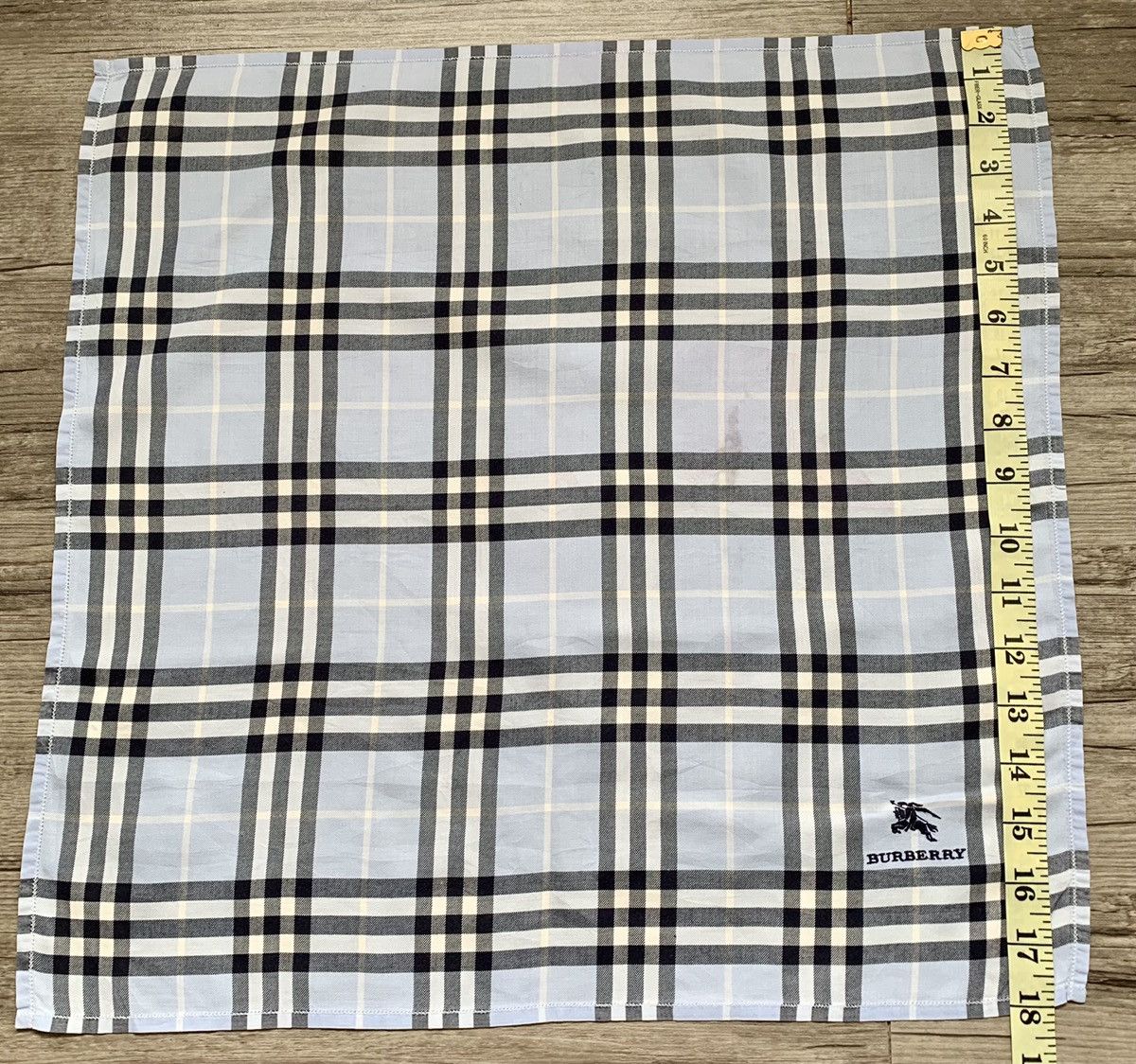 Burberry Burberry Handkerchief/Neckerchief/Bandana Size ONE SIZE - 7 Thumbnail