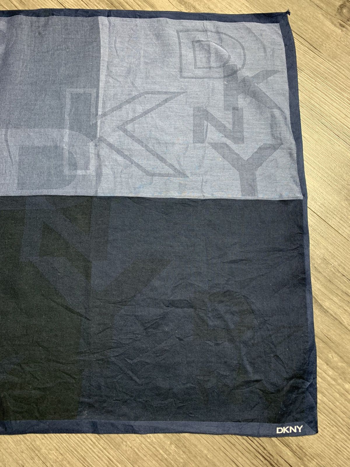 DKNY DKNY Handkerchief / Neckerchief / Bandana Size ONE SIZE - 3 Thumbnail