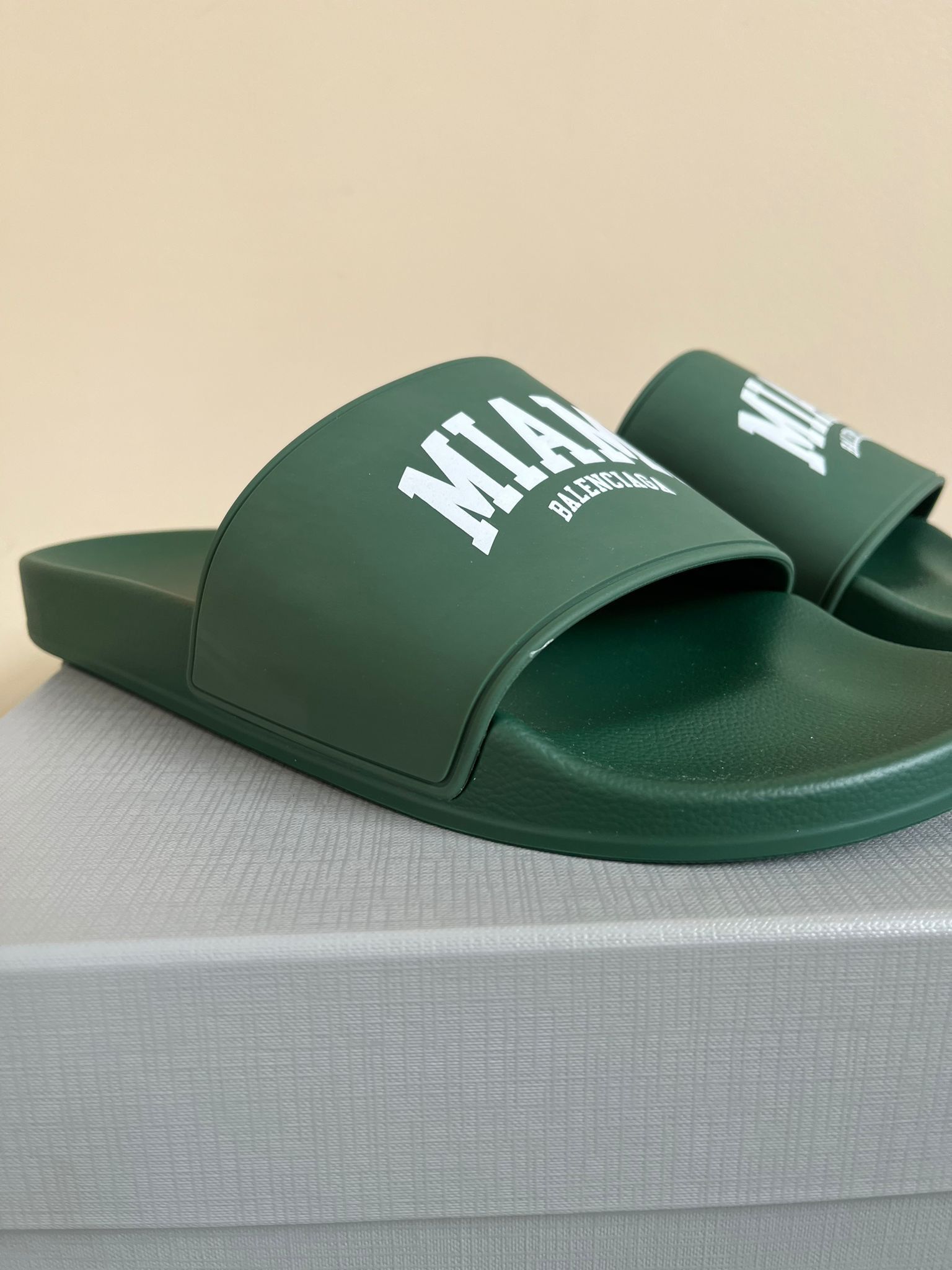 Balenciaga Miami Logo City Slides in Green Size US 10 / EU 43 - 12 Thumbnail
