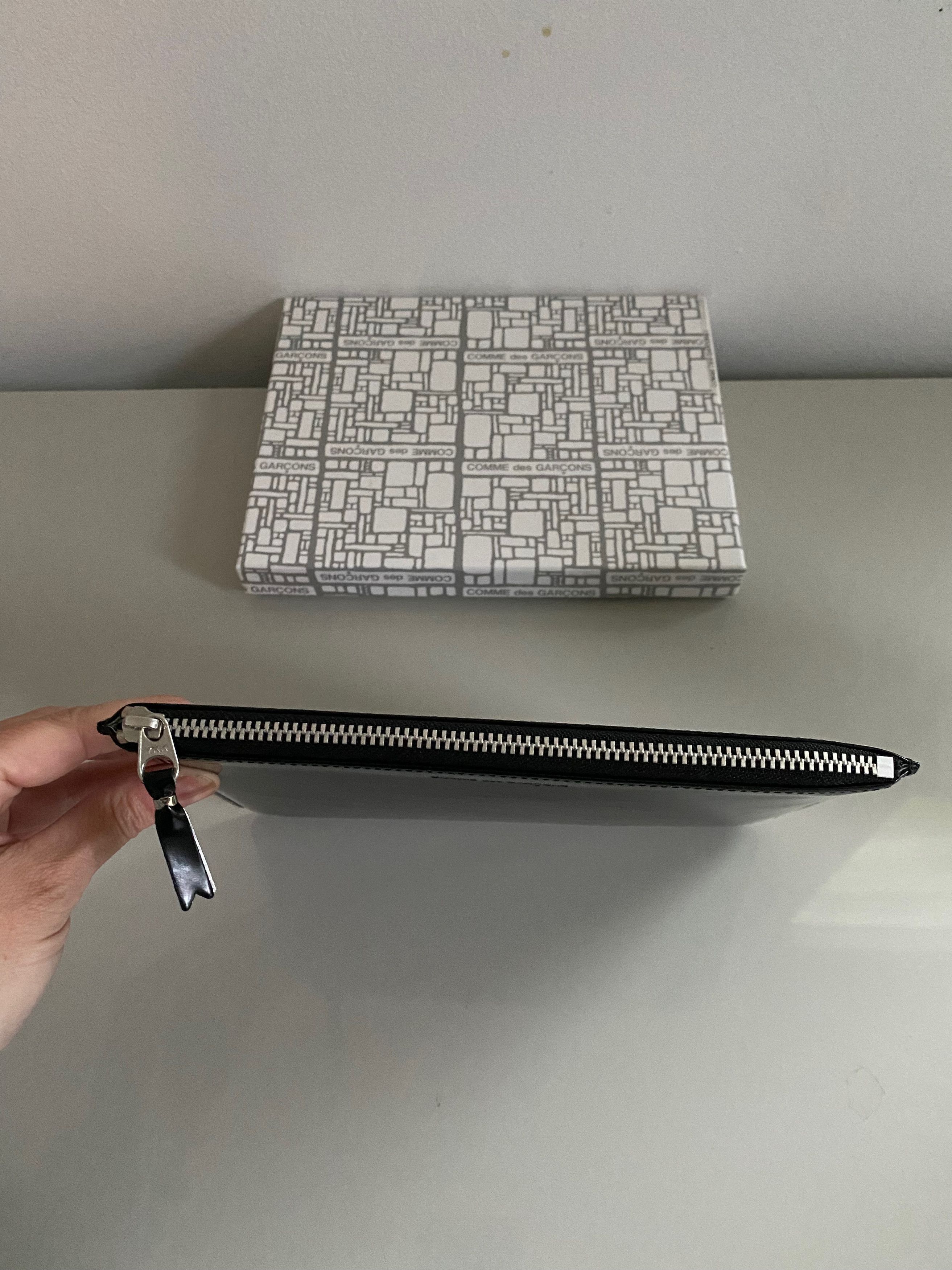 Comme des Garcons New CDG Wallet Mirror Inside Large Zip Pouch (SA5100MI) Size ONE SIZE - 5 Thumbnail
