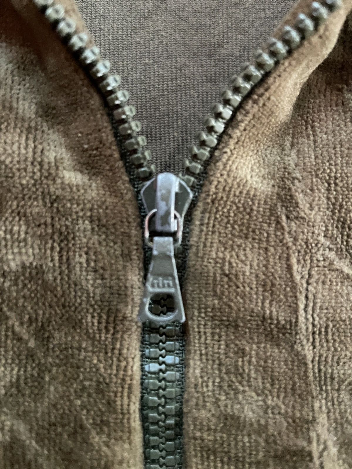 A.P.C. Archival Clothing A.P.C sweater velvet brown RIRiI zip Size US S / EU 44-46 / 1 - 6 Thumbnail