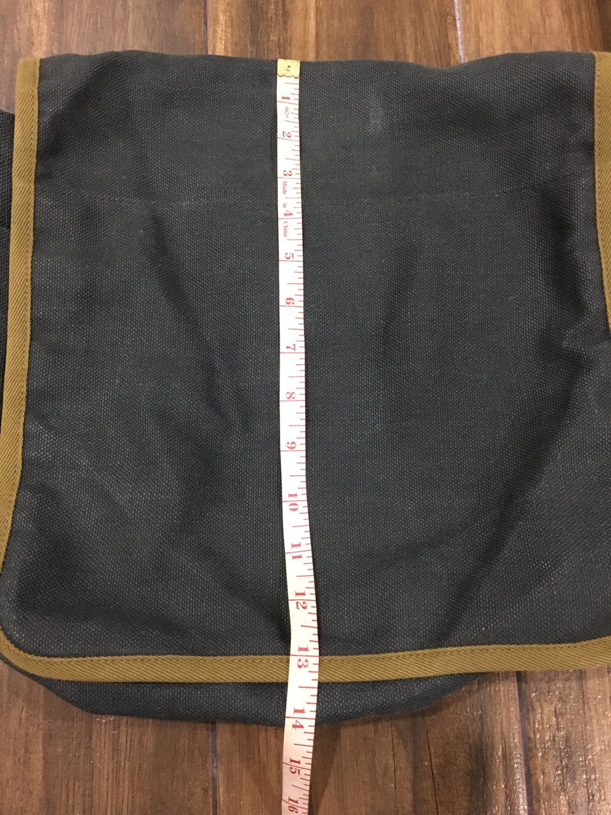 Duck Canvas Messenger Bag