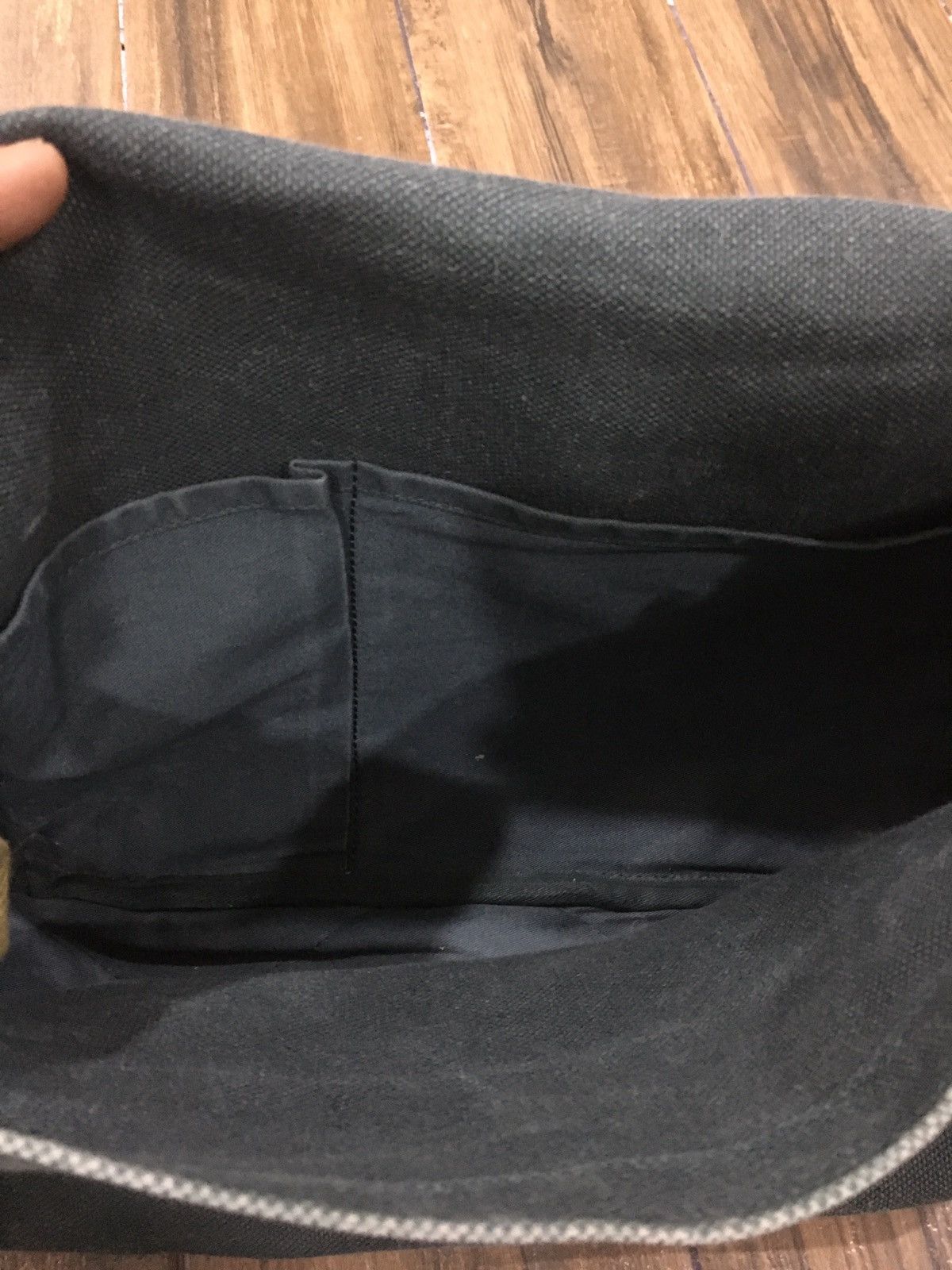 Duck Canvas Messenger Bag