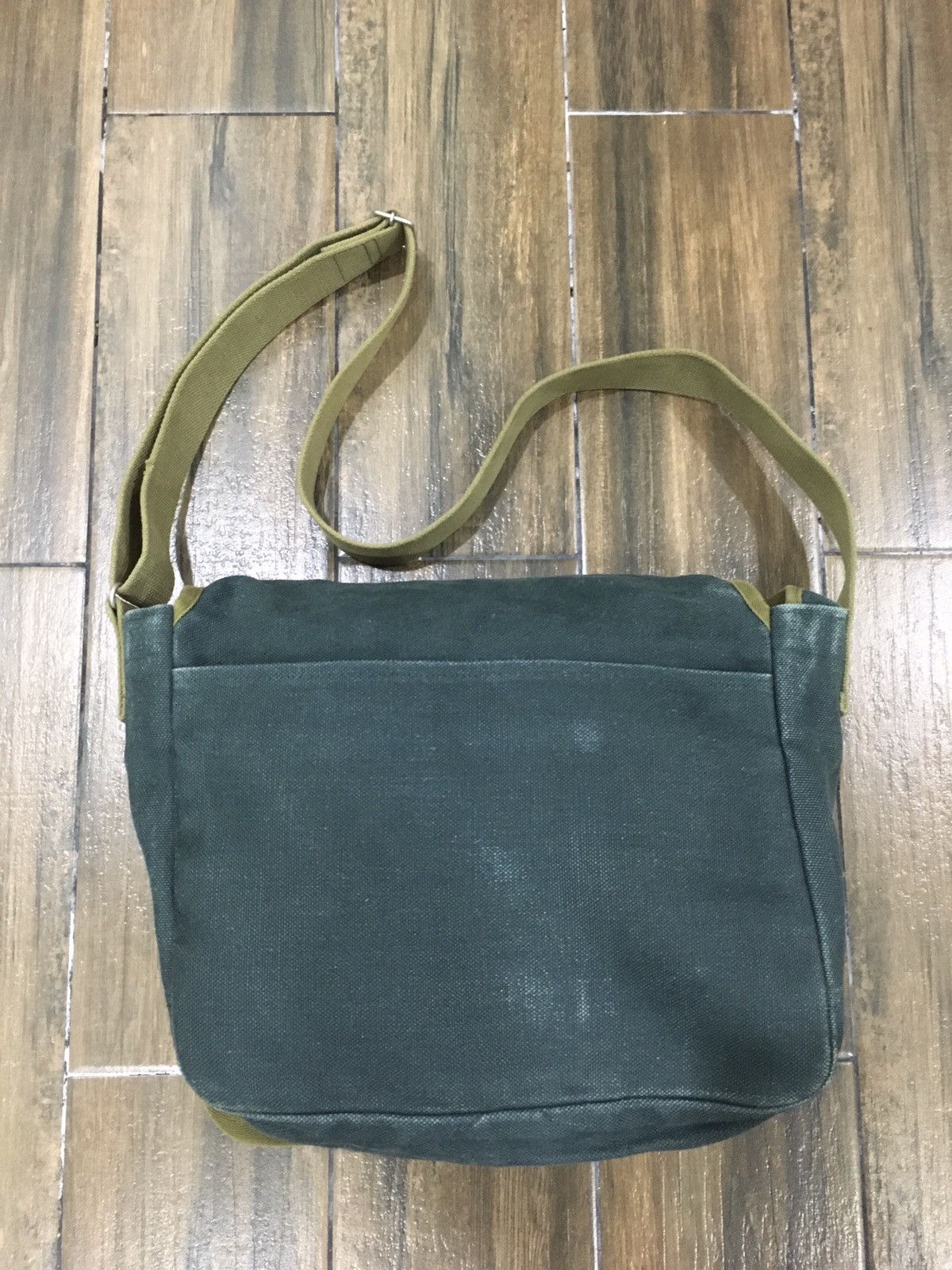 Duck Canvas Messenger Bag