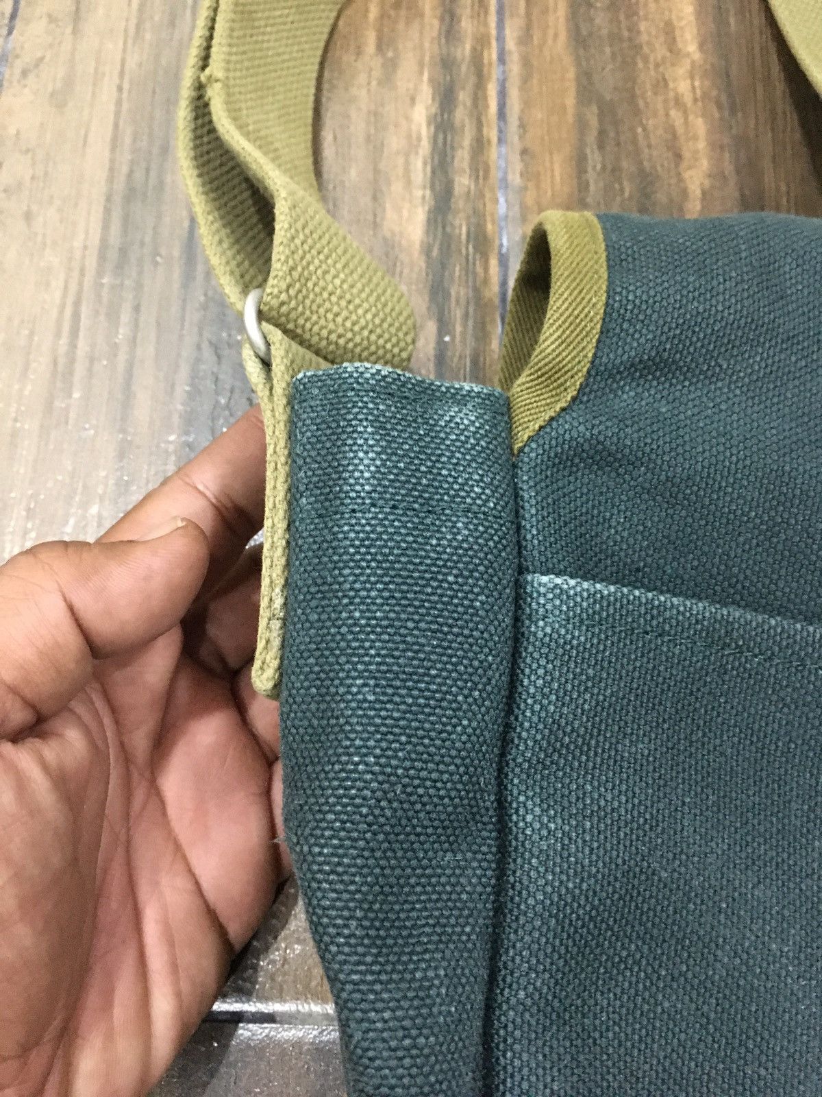 Duck Canvas Messenger Bag