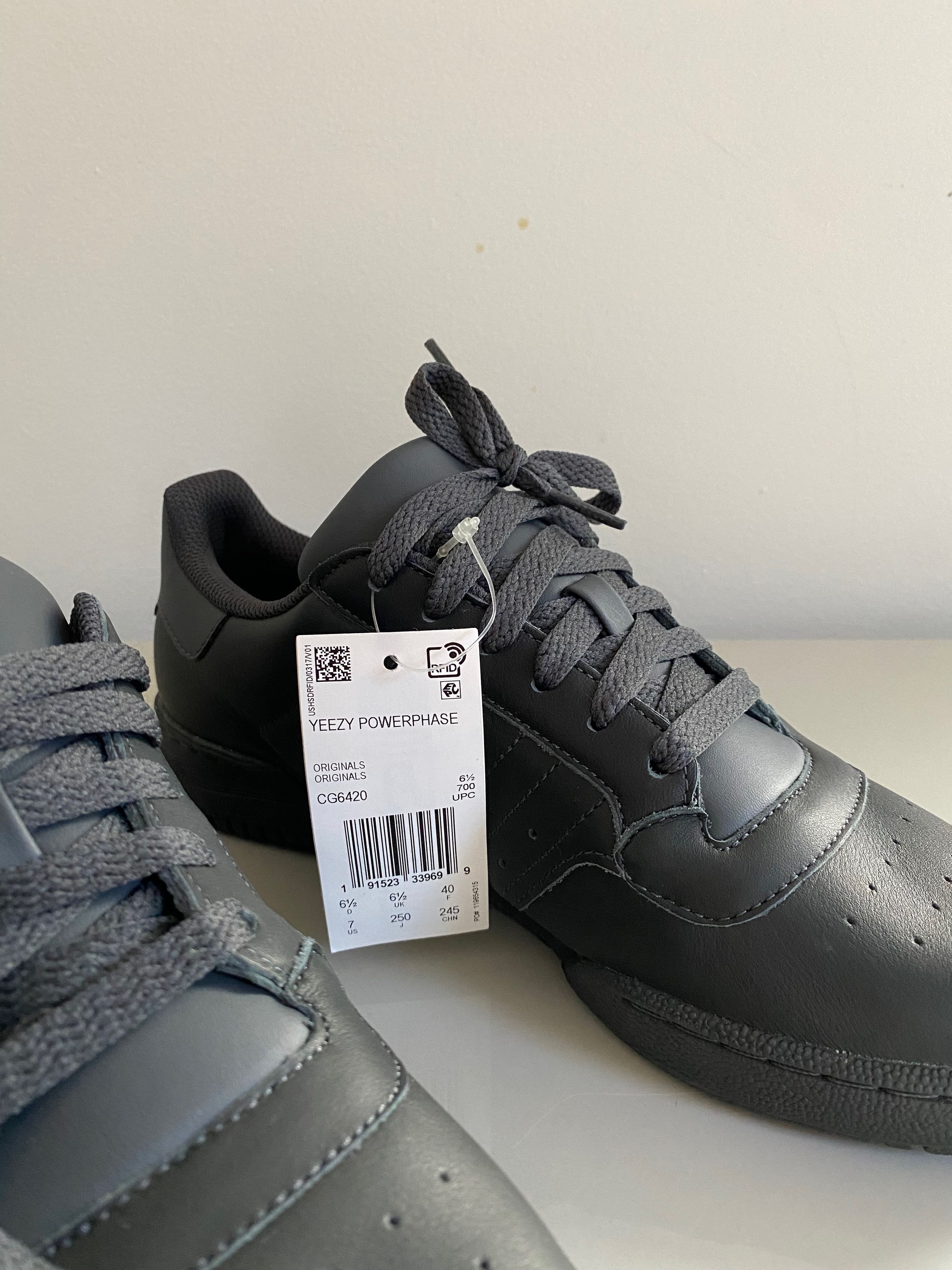Adidas New Adidas Yeezy Powerphase Calabasas Core Black US 7 Size US 7 / EU 40 - 4 Thumbnail