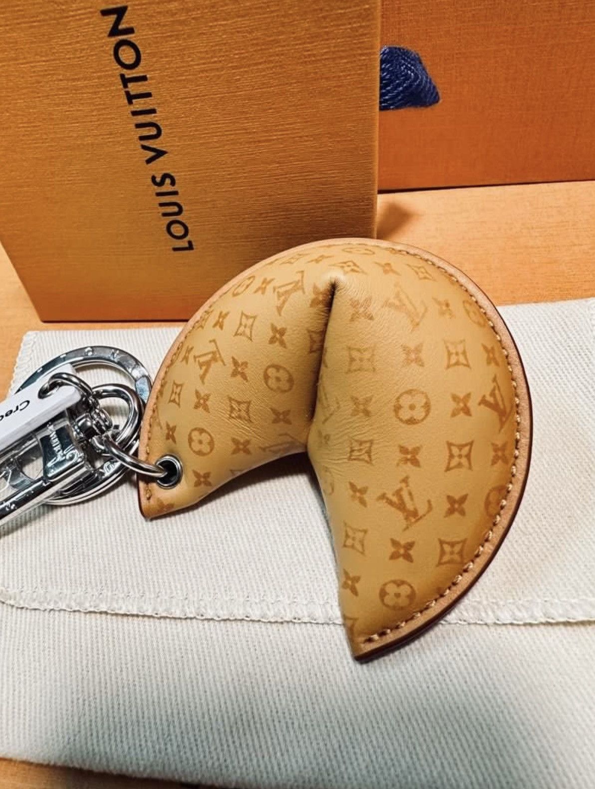 Louis Vuitton × Virgil Abloh 🔥 Rare! Fortune Cookie Charm Key Chain Coins Bag Size ONE SIZE - 3 Thumbnail