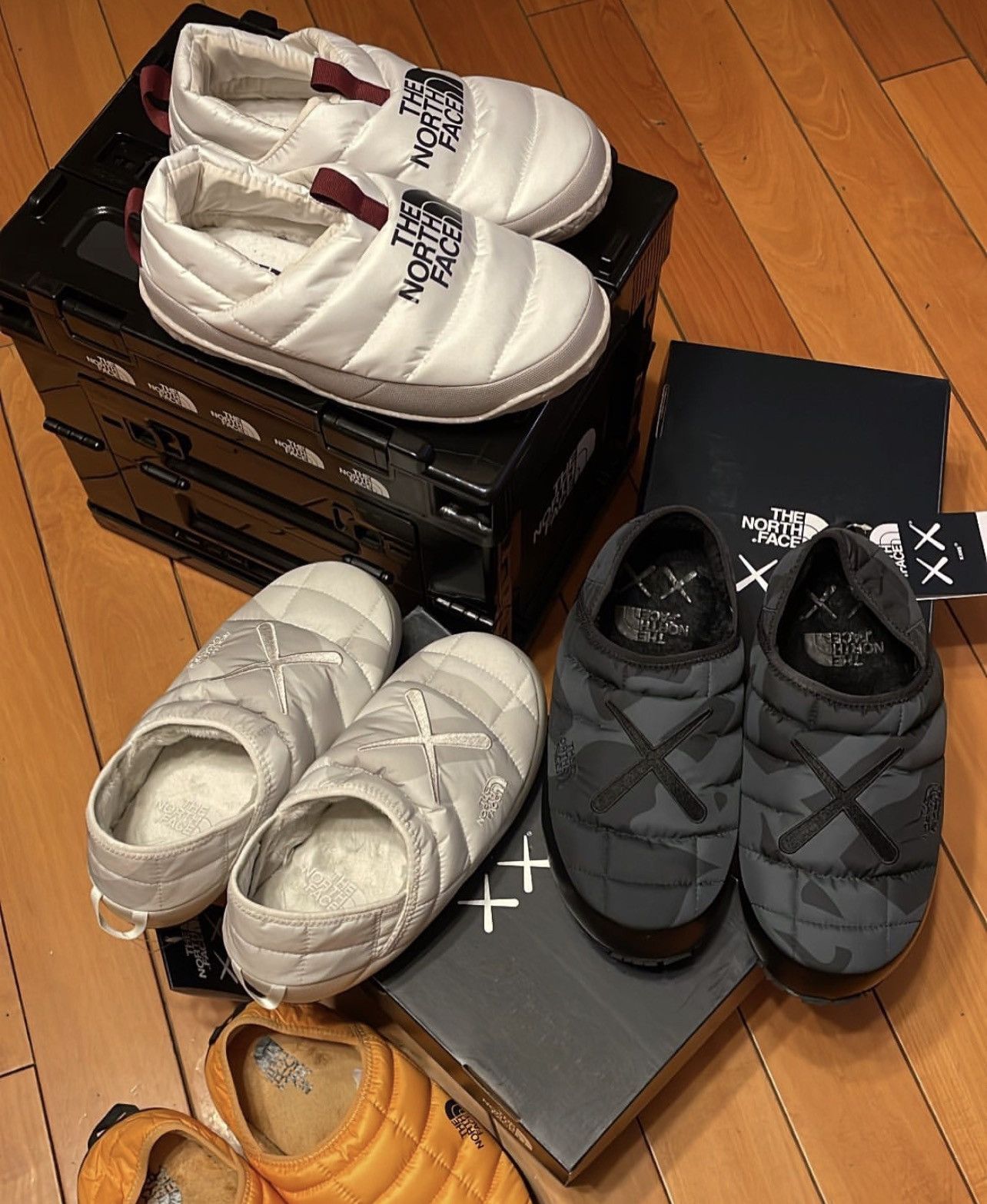 Kaws × The North Face KAWS thermoball traction mule Moonlight ivory nuptse print Size US 8.5 / EU 41-42 - 9 Thumbnail