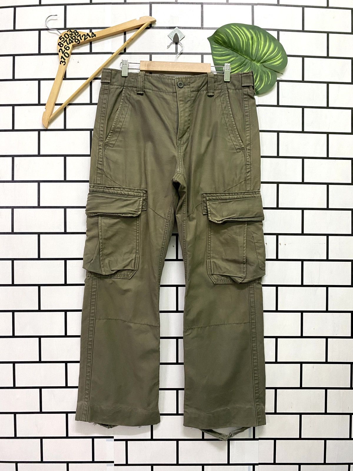 Gap Gap Military Style Distressed Multipocket Cargo Pants Size US 34 / EU 50 - 1 Thumbnail
