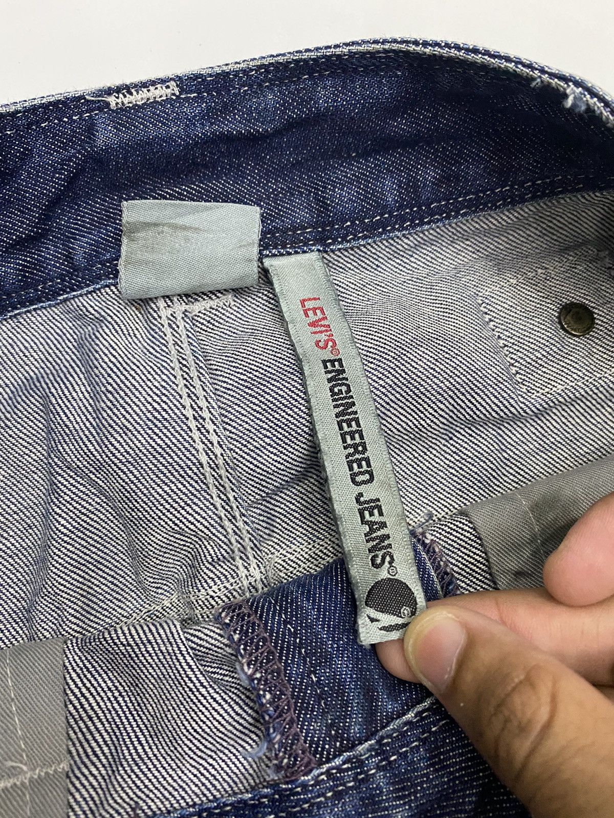 Levi's LEVIS ENGINEERED BUCKLE BACK CUSTOM MULTI POCKET DENIM JEAN Size US 31 - 13 Thumbnail
